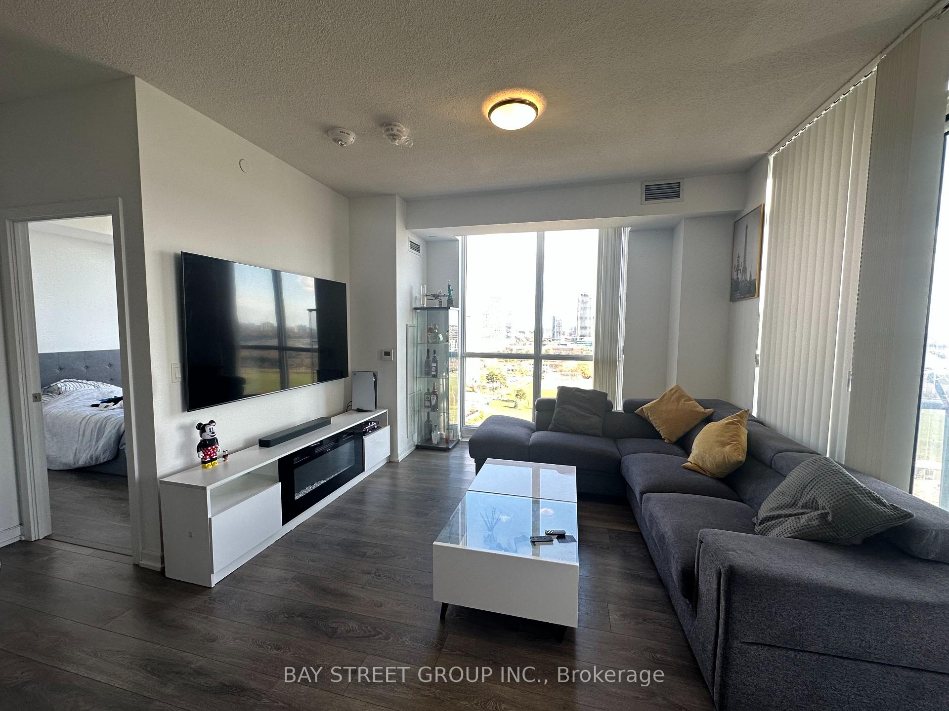 Photo 3 of Unit 1308, 32 Forest Manor Road, North York, Henry Farm — HOMEH