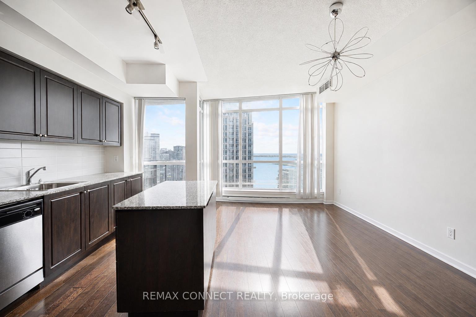 Photo 4 of Unit 3103, 215 Fort York Boulevard, Toronto, Niagara — HOMEH