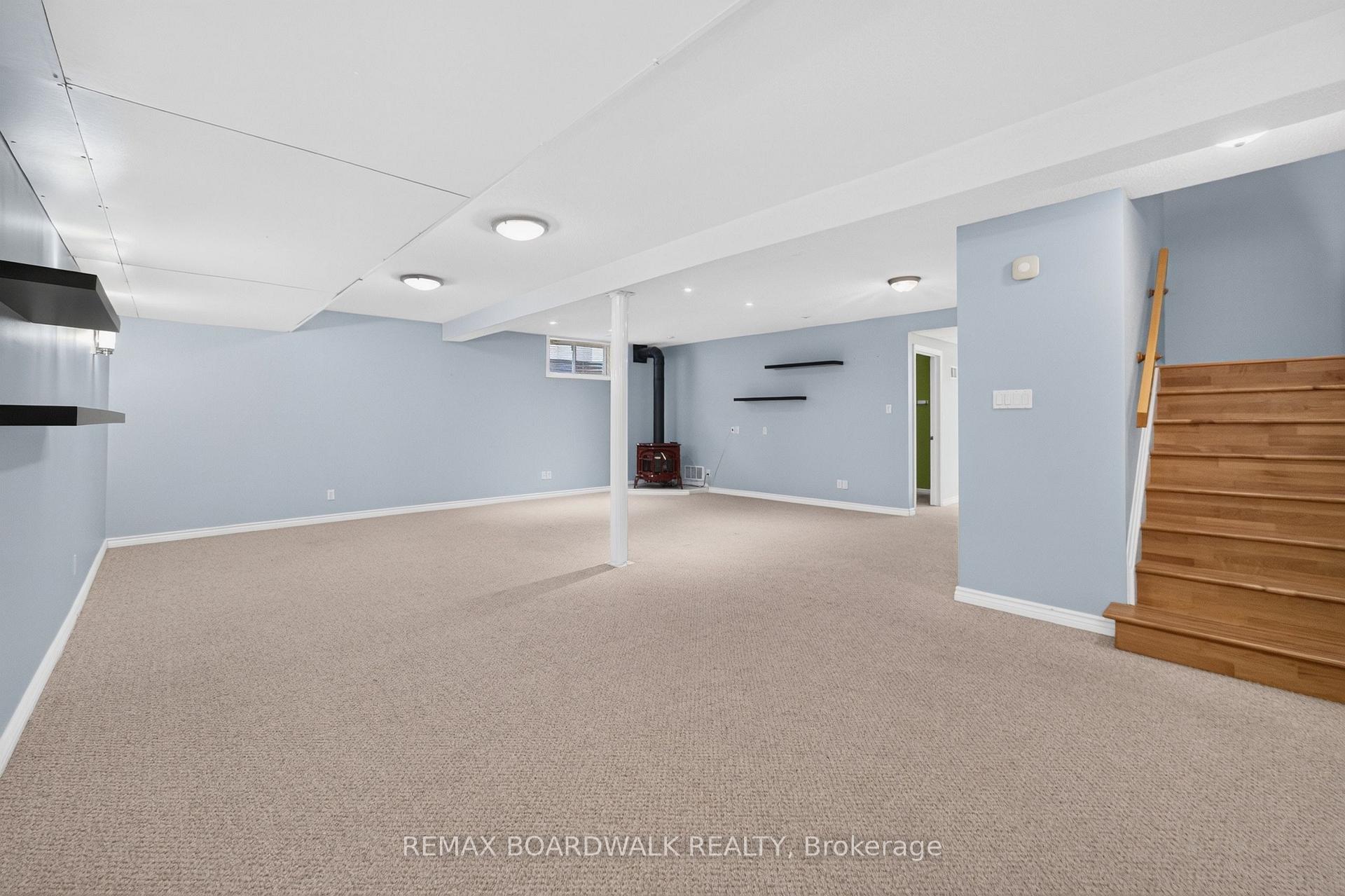 Photo 24 of 22 Burnstead Crescent, Ottawa, Kanata - Emerald Meadows/Trailwest — HOMEH