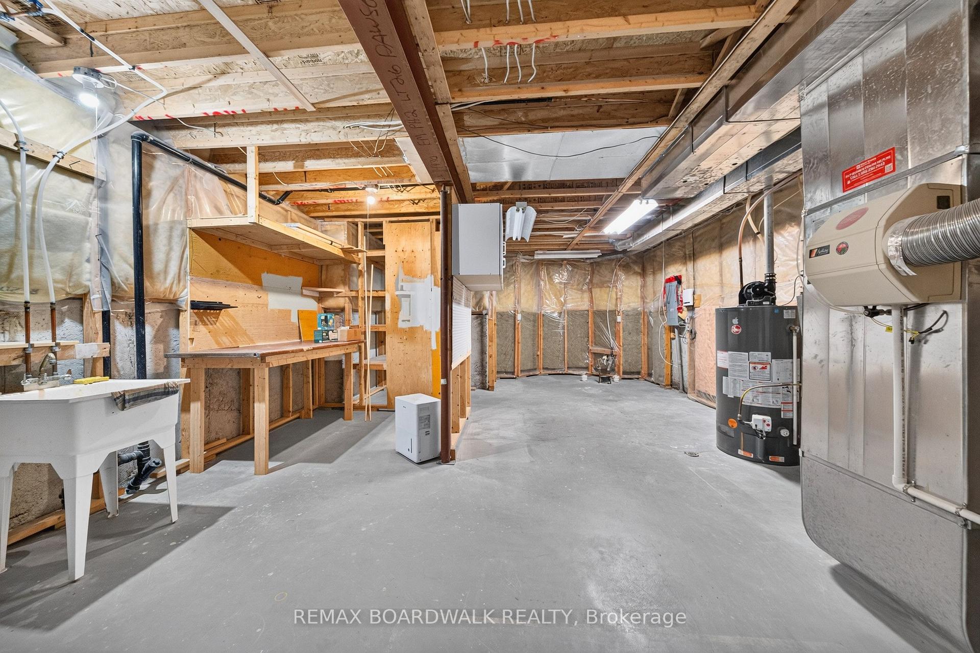 Photo 30 of 22 Burnstead Crescent, Ottawa, Kanata - Emerald Meadows/Trailwest — HOMEH