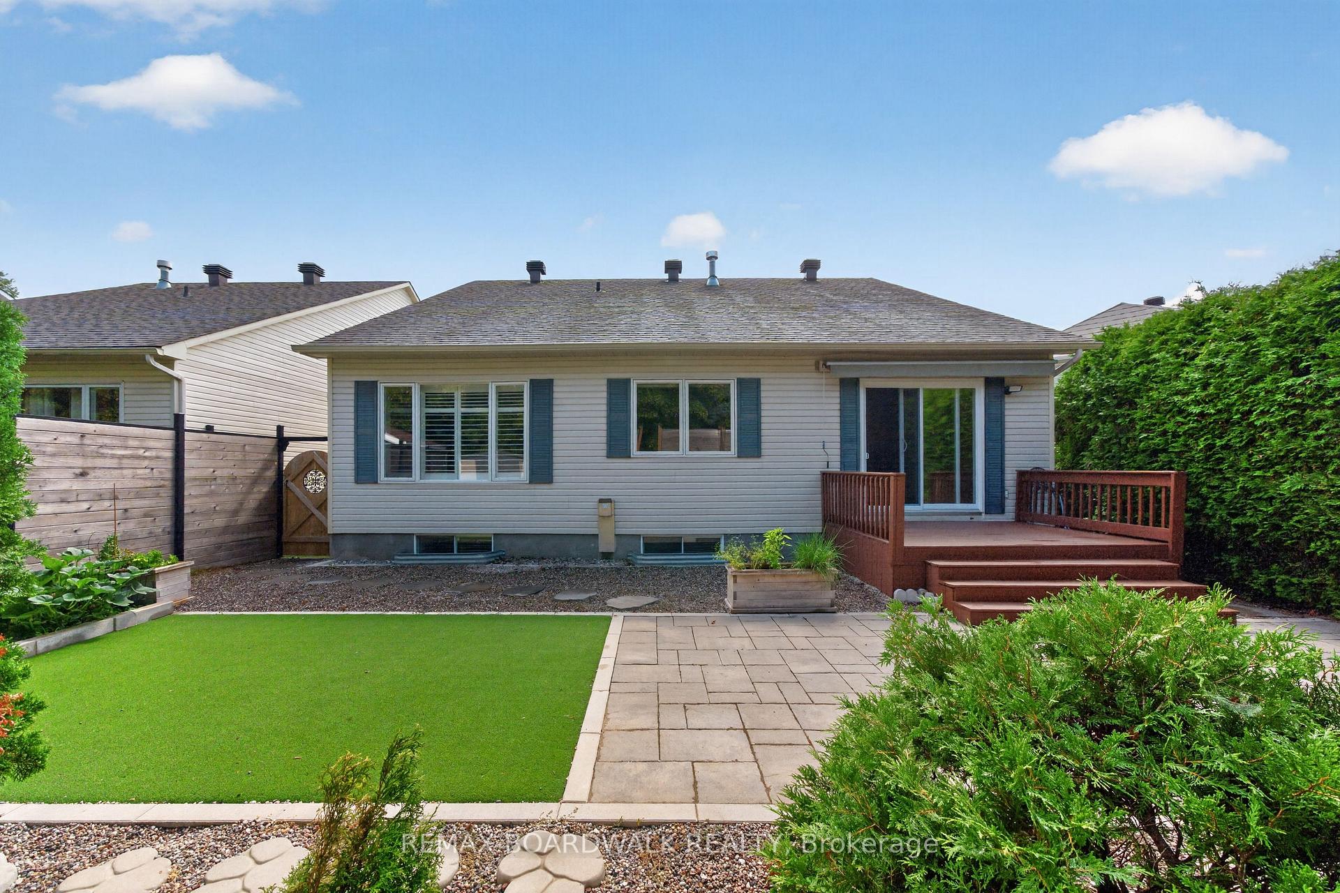 Photo 32 of 22 Burnstead Crescent, Ottawa, Kanata - Emerald Meadows/Trailwest — HOMEH