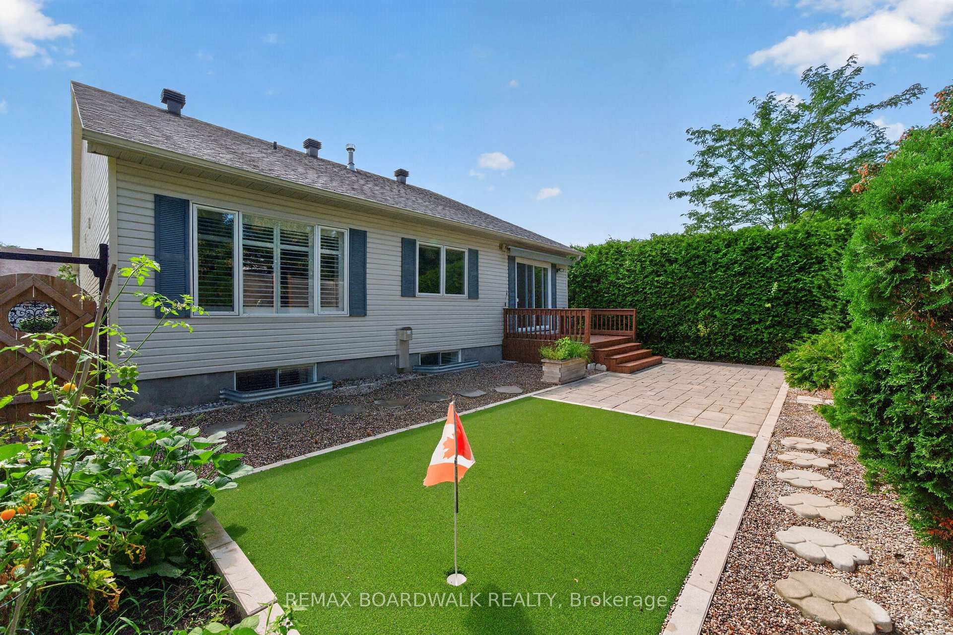 Photo 35 of 22 Burnstead Crescent, Ottawa, Kanata - Emerald Meadows/Trailwest — HOMEH