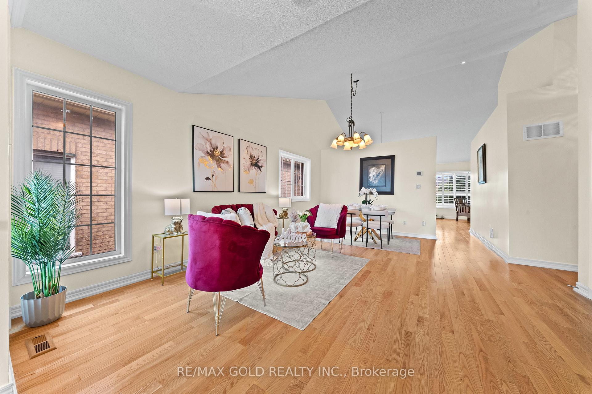 Photo 10 of 26 Highwood Road, Brampton, Snelgrove — HOMEH