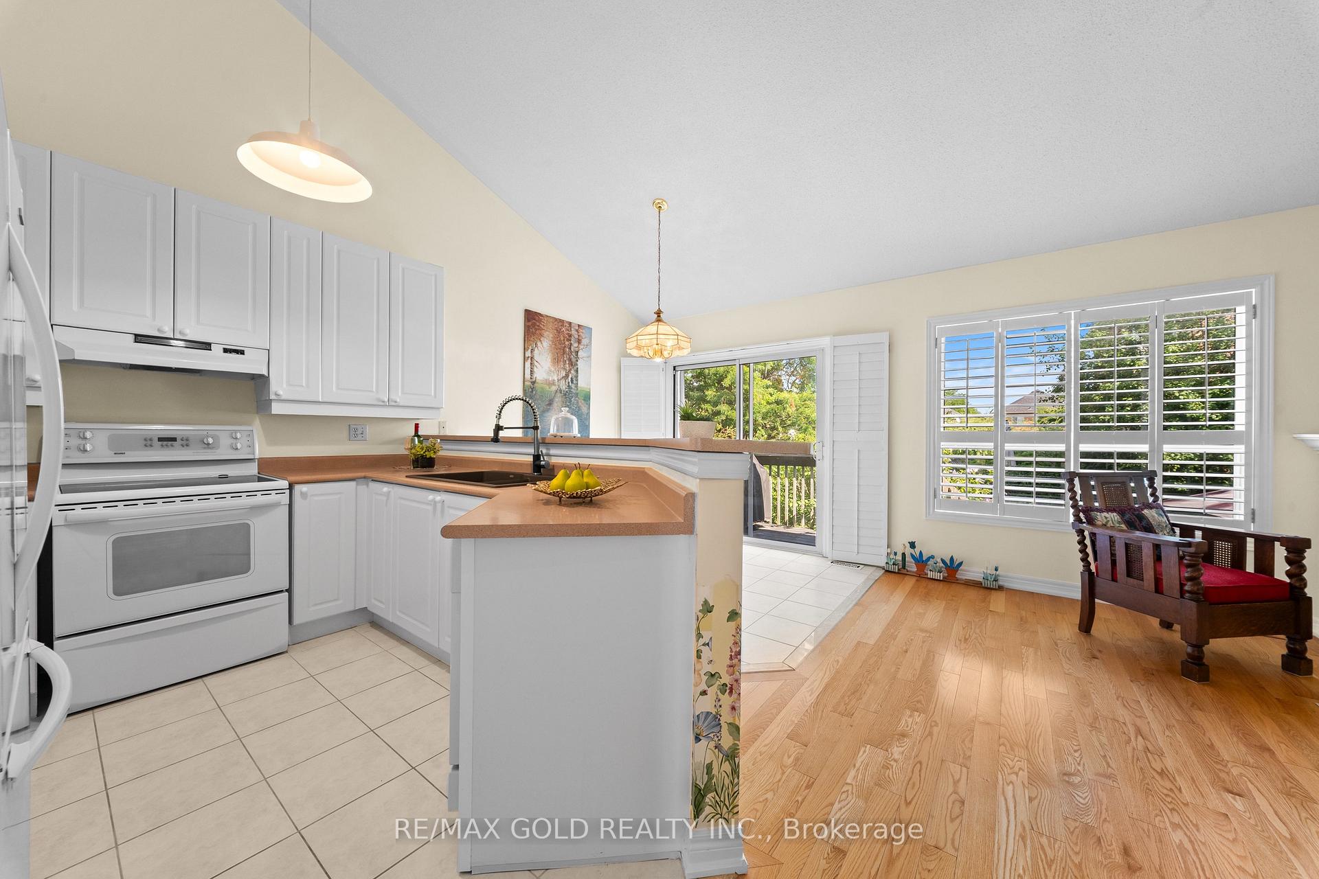Photo 14 of 26 Highwood Road, Brampton, Snelgrove — HOMEH