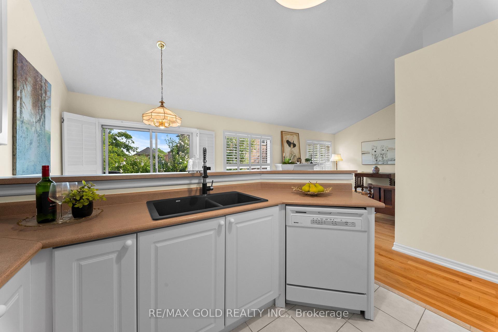 Photo 16 of 26 Highwood Road, Brampton, Snelgrove — HOMEH