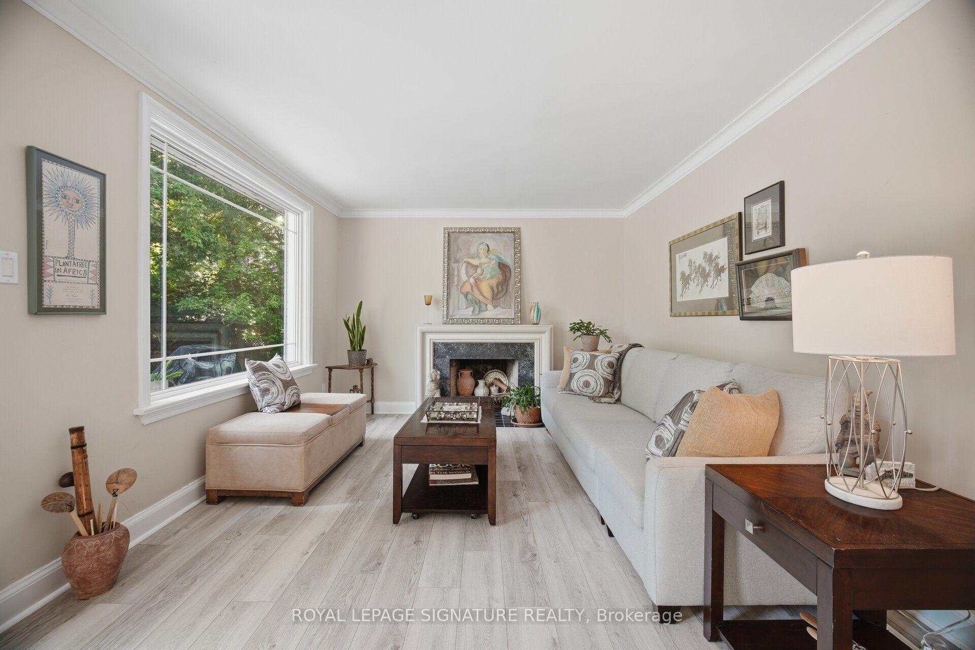 Photo 6 of 10 Elmview Court, Etobicoke, Kingsway South — HOMEH
