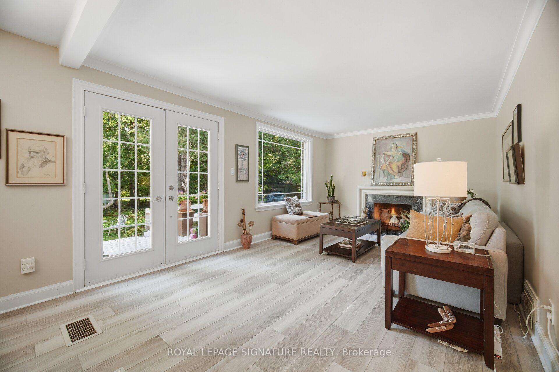 Photo 8 of 10 Elmview Court, Etobicoke, Kingsway South — HOMEH