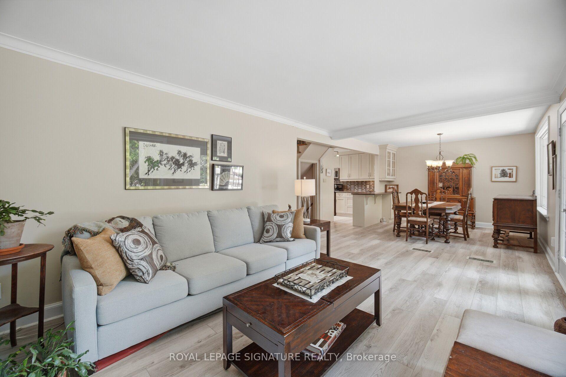 Photo 10 of 10 Elmview Court, Etobicoke, Kingsway South — HOMEH