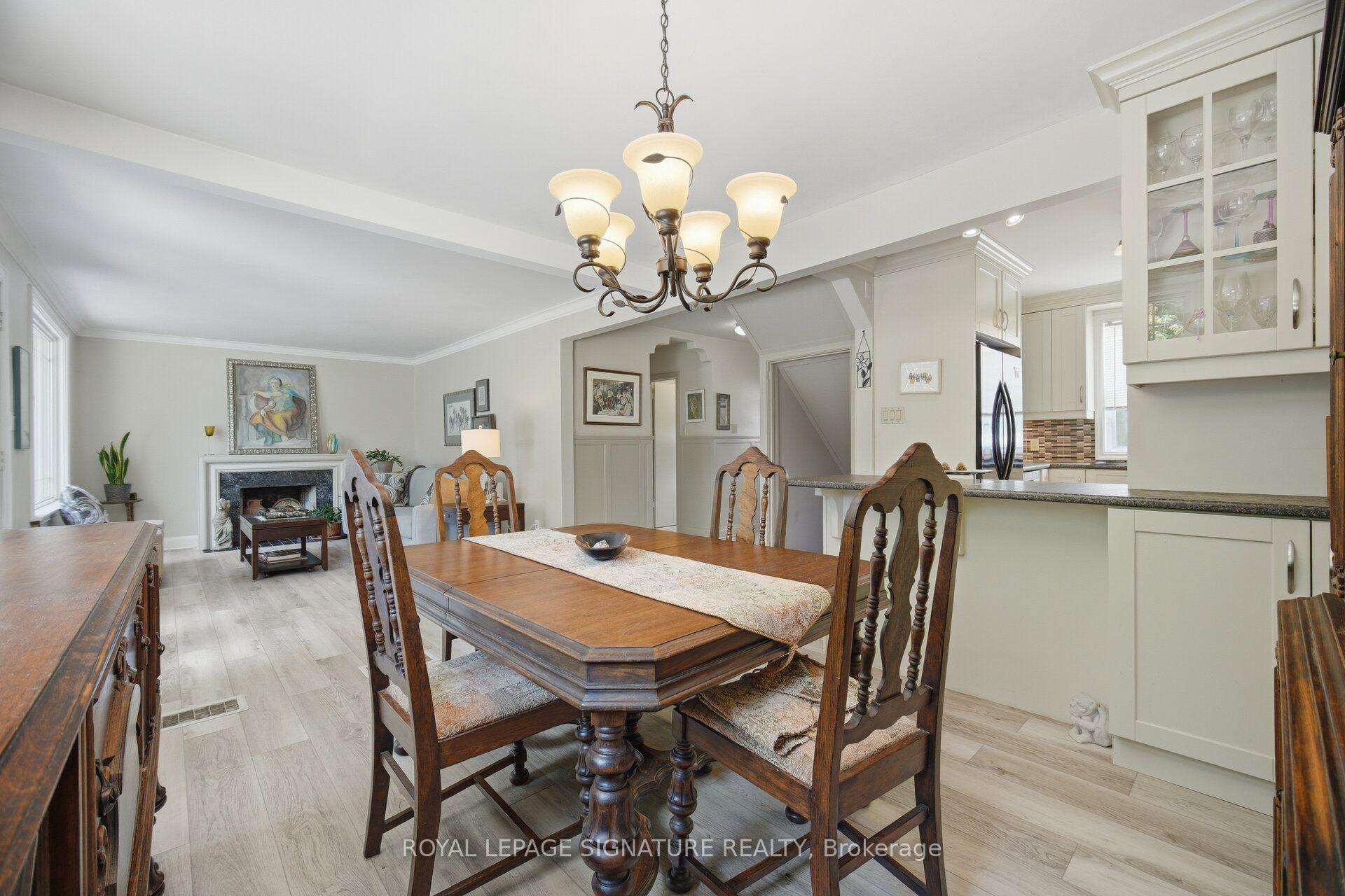 Photo 11 of 10 Elmview Court, Etobicoke, Kingsway South — HOMEH