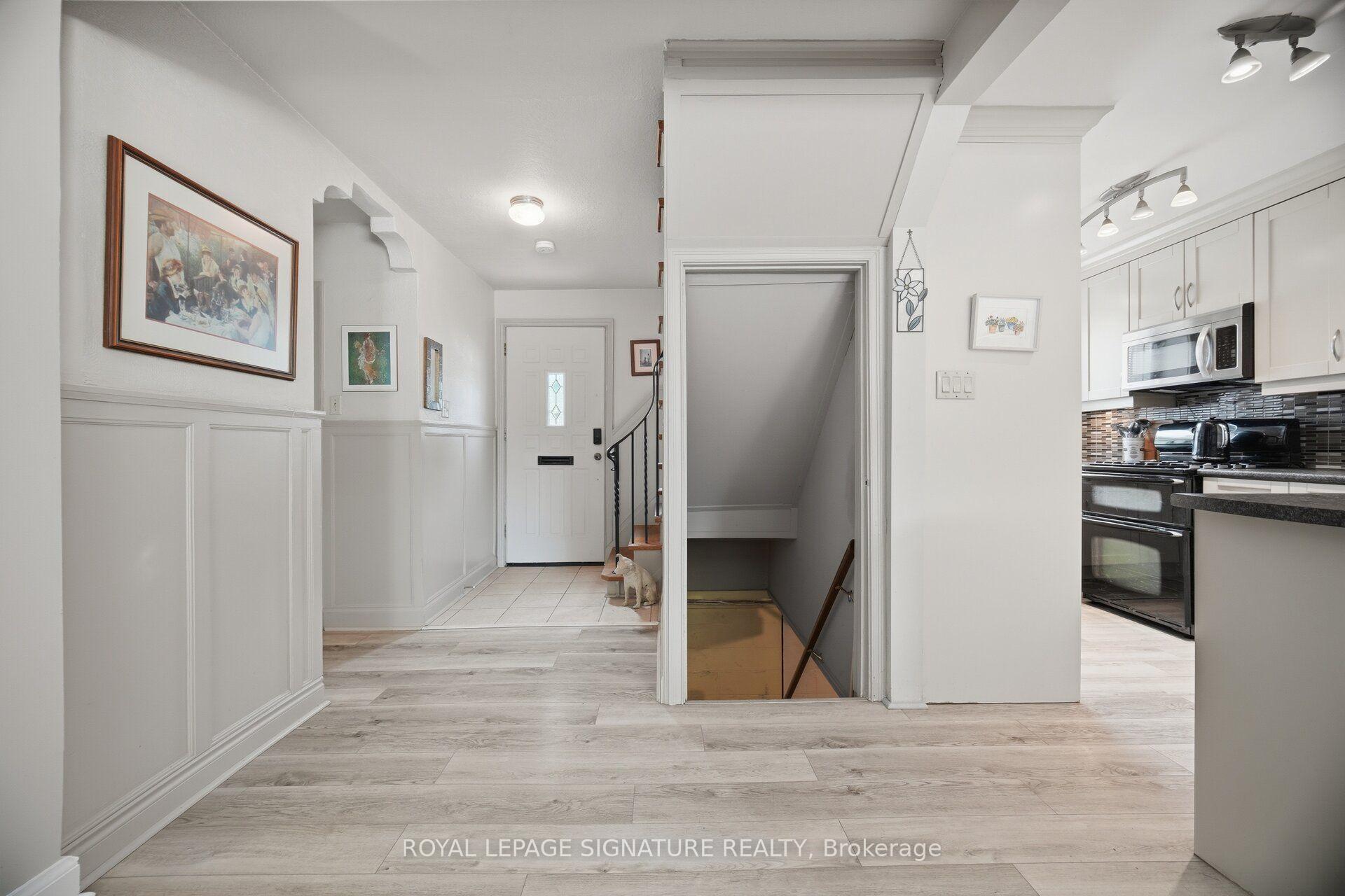 Photo 34 of 10 Elmview Court, Etobicoke, Kingsway South — HOMEH