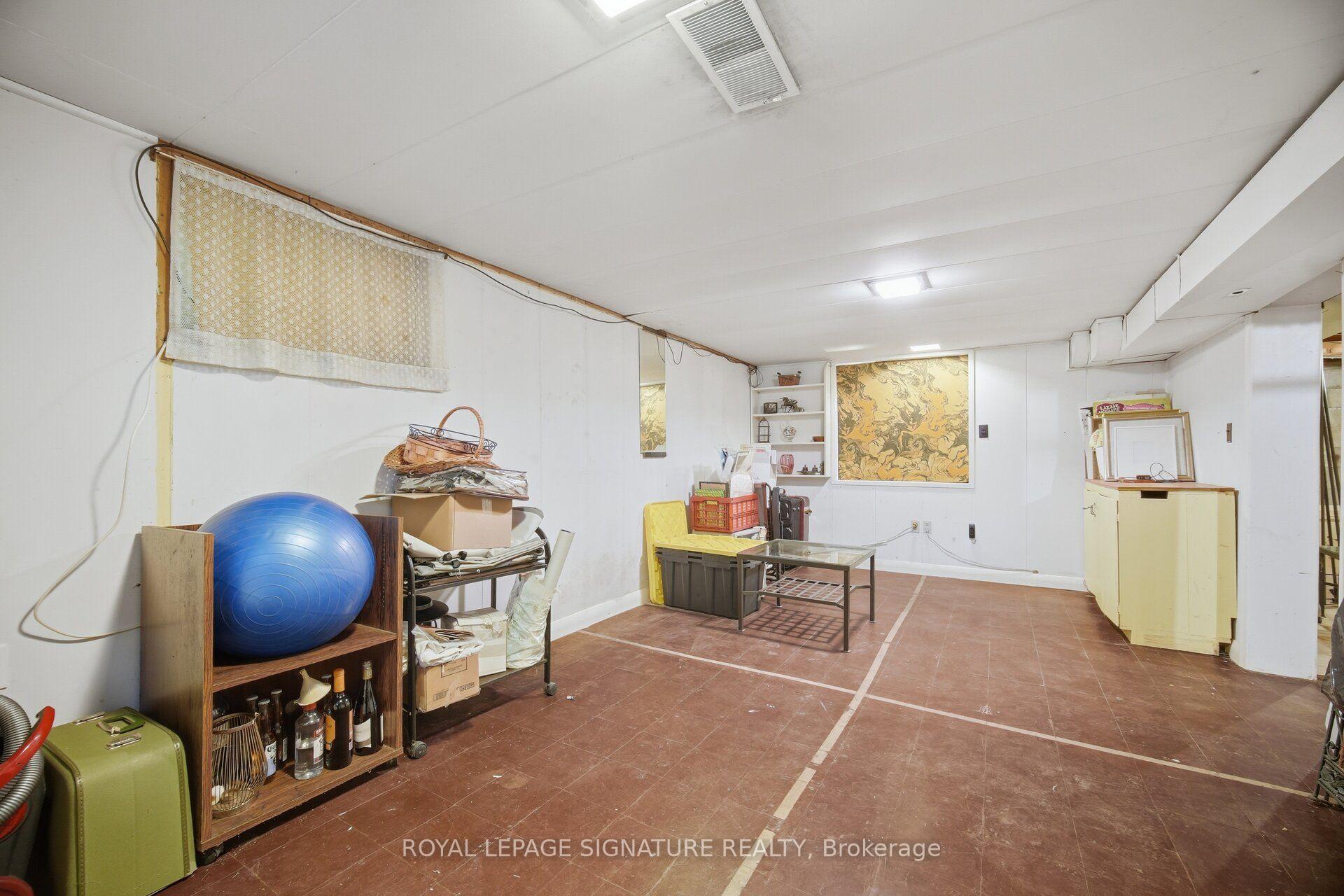 Photo 38 of 10 Elmview Court, Etobicoke, Kingsway South — HOMEH