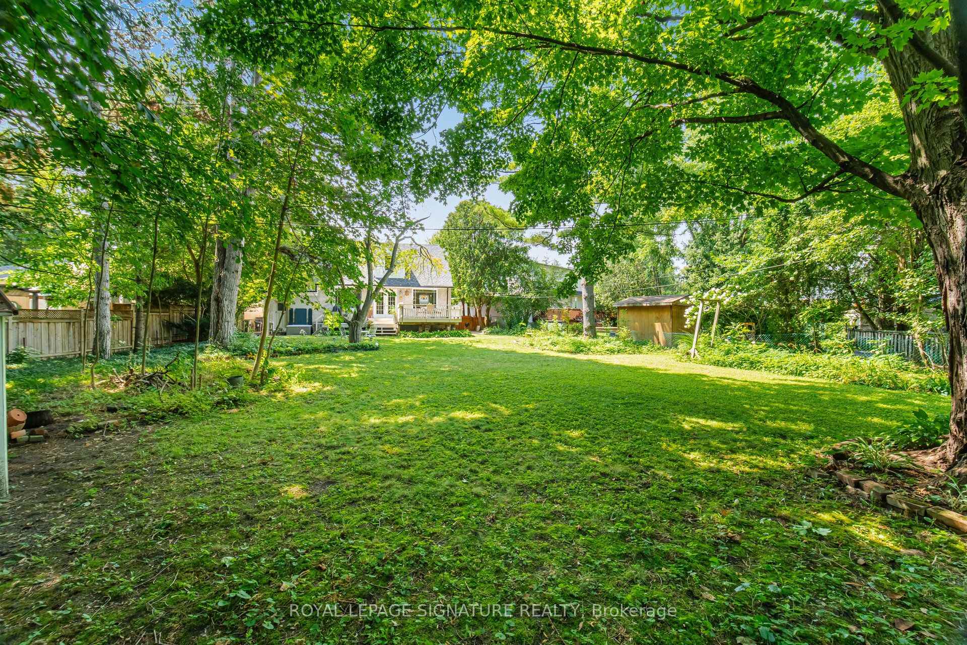 Photo 39 of 10 Elmview Court, Etobicoke, Kingsway South — HOMEH