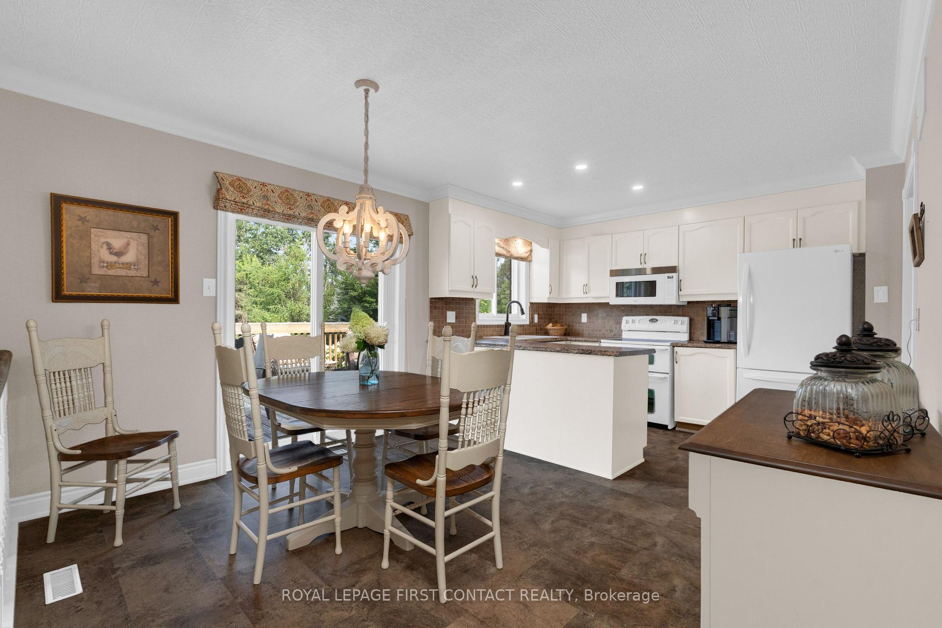 Photo 7 of 22 Procee Circle, Oro-Medonte, Craighurst — HOMEH