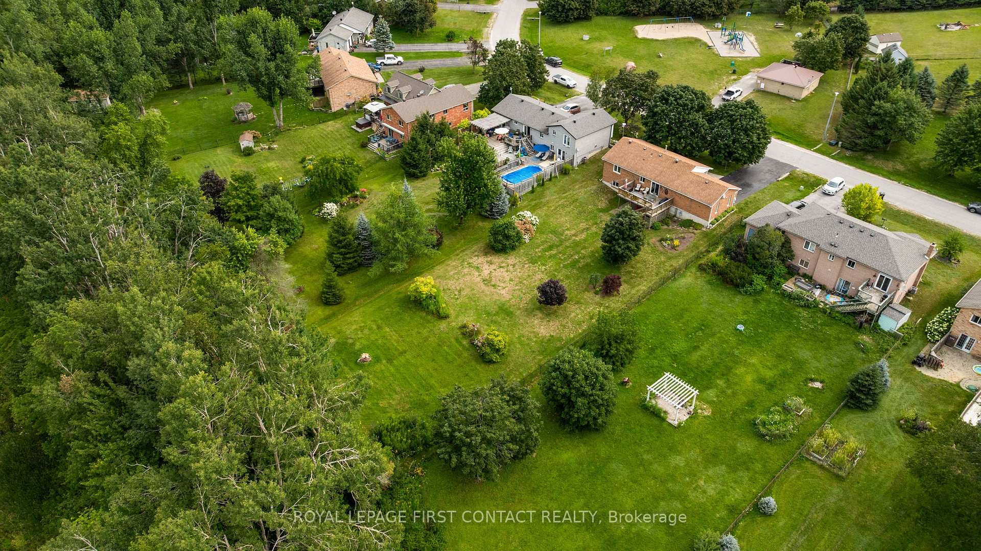 Photo 38 of 22 Procee Circle, Oro-Medonte, Craighurst — HOMEH