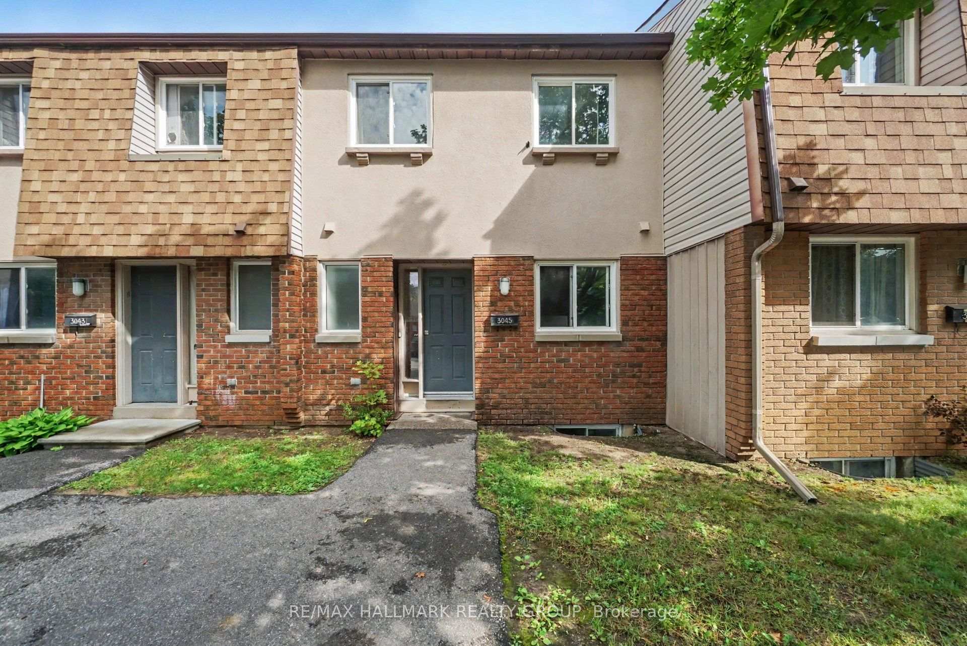 Photo 2 of Unit 101, 3045 Olympic Way, Ottawa, Blossom Park/Leitrim — HOMEH