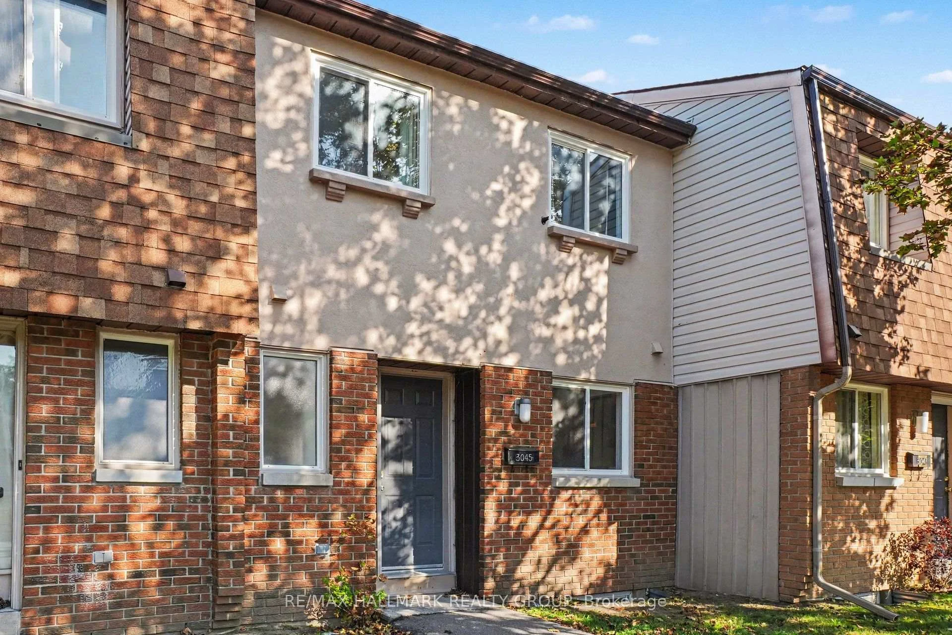 Photo 4 of Unit 101, 3045 Olympic Way, Ottawa, Blossom Park/Leitrim — HOMEH