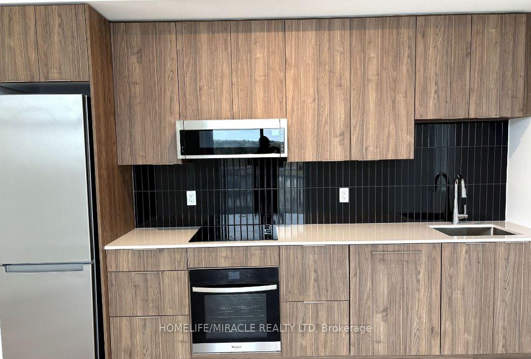 Photo 5 of Unit 453, 2501 Saw Whet Boulevard, Oakville, Glen Abbey — HOMEH