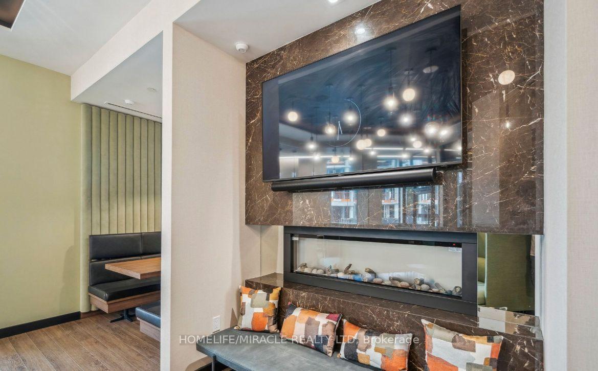 Photo 11 of Unit 453, 2501 Saw Whet Boulevard, Oakville, Glen Abbey — HOMEH