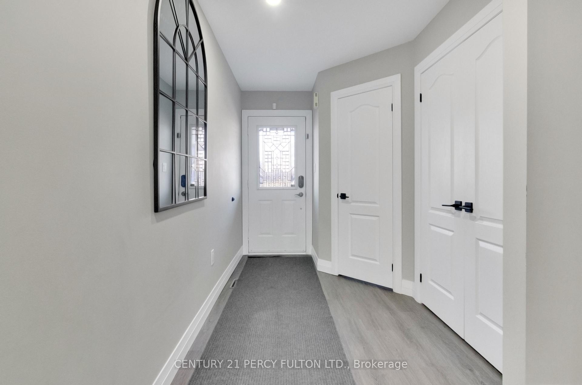 Photo 4 of 19 Odessa Crescent, Whitby, Rolling Acres — HOMEH