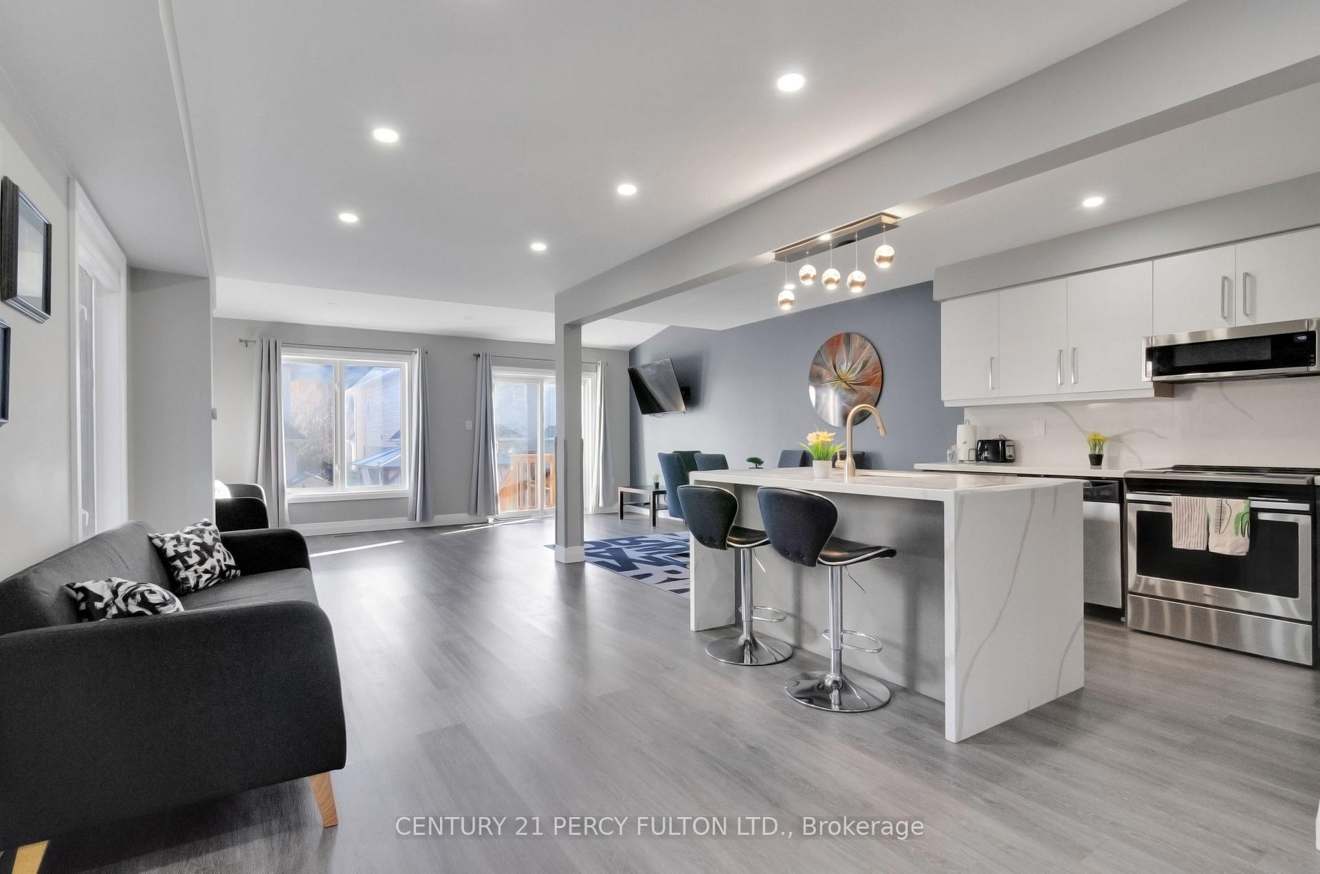 Photo 6 of 19 Odessa Crescent, Whitby, Rolling Acres — HOMEH