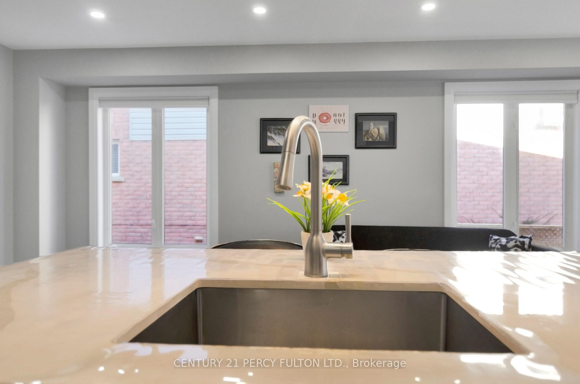 Photo 13 of 19 Odessa Crescent, Whitby, Rolling Acres — HOMEH