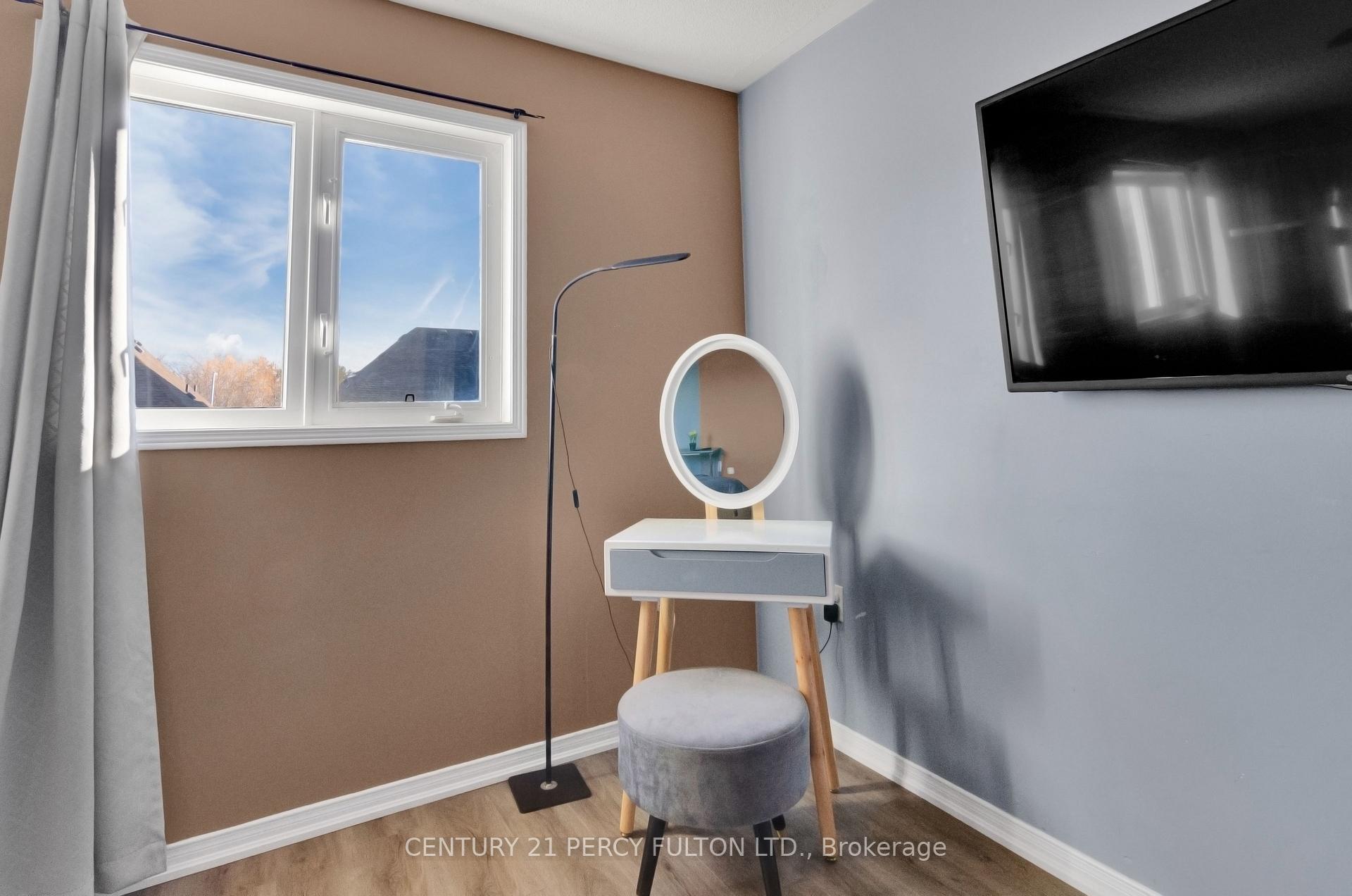 Photo 17 of 19 Odessa Crescent, Whitby, Rolling Acres — HOMEH
