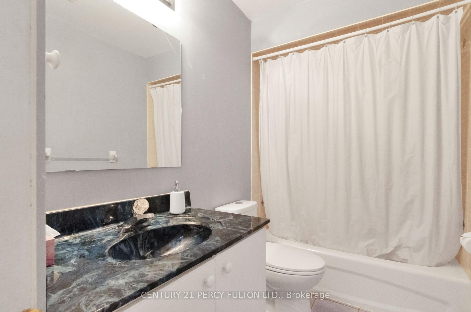 Photo 20 of 19 Odessa Crescent, Whitby, Rolling Acres — HOMEH