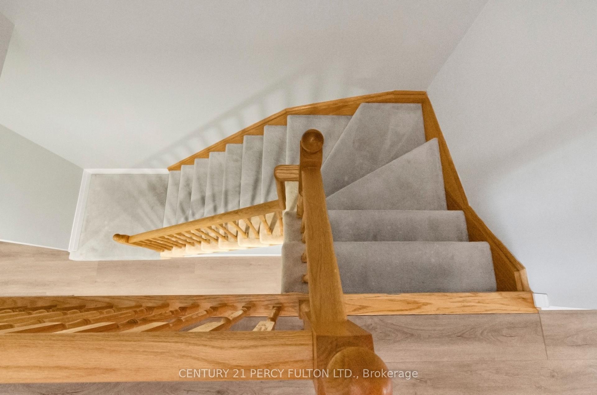 Photo 26 of 19 Odessa Crescent, Whitby, Rolling Acres — HOMEH