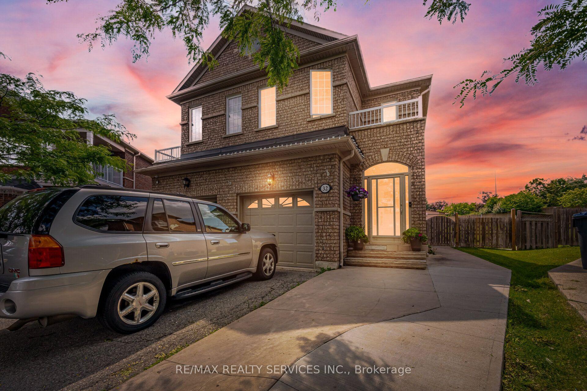 Photo 5 of 32 Deepcoral Court, Brampton, Madoc — HOMEH