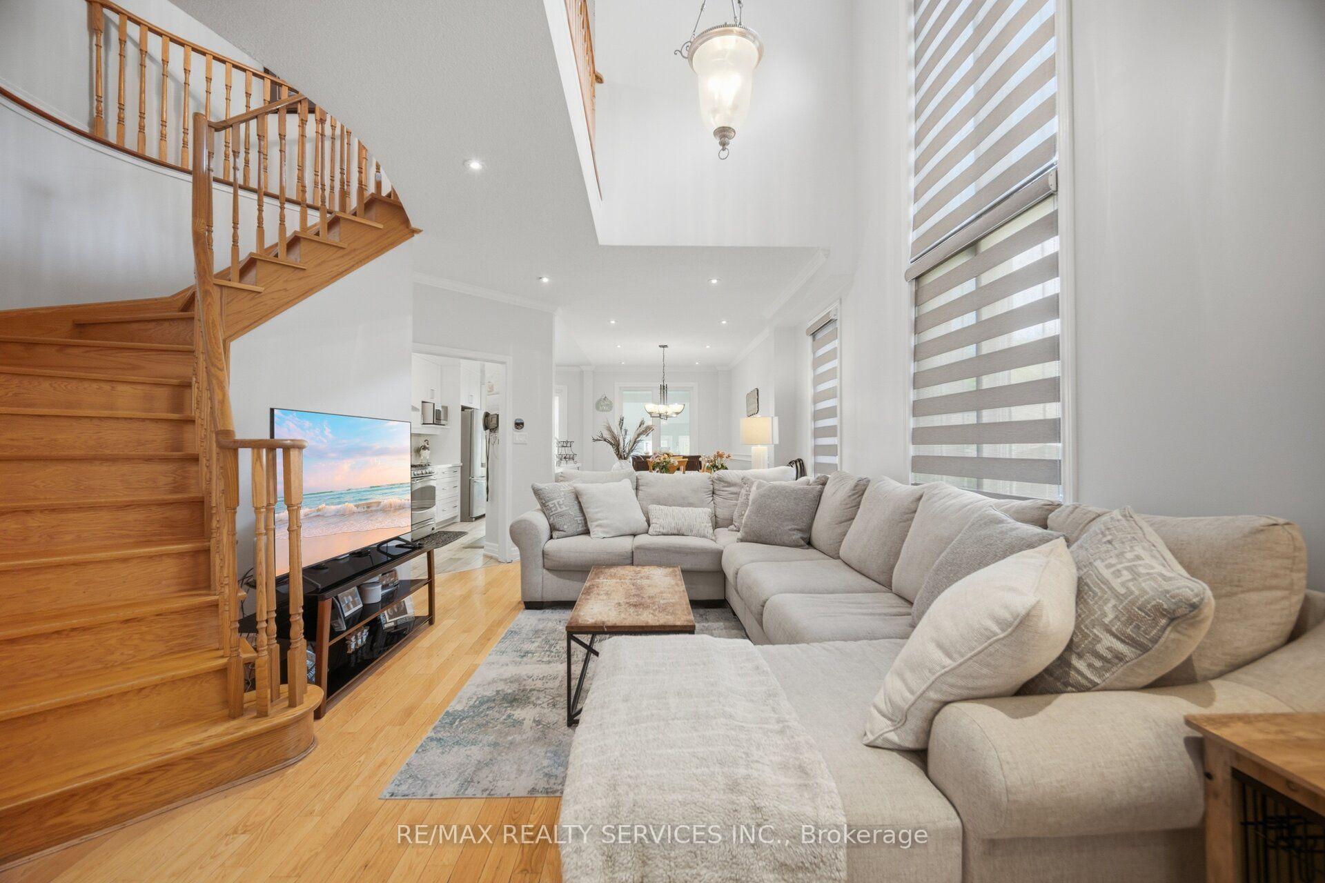 Photo 7 of 32 Deepcoral Court, Brampton, Madoc — HOMEH