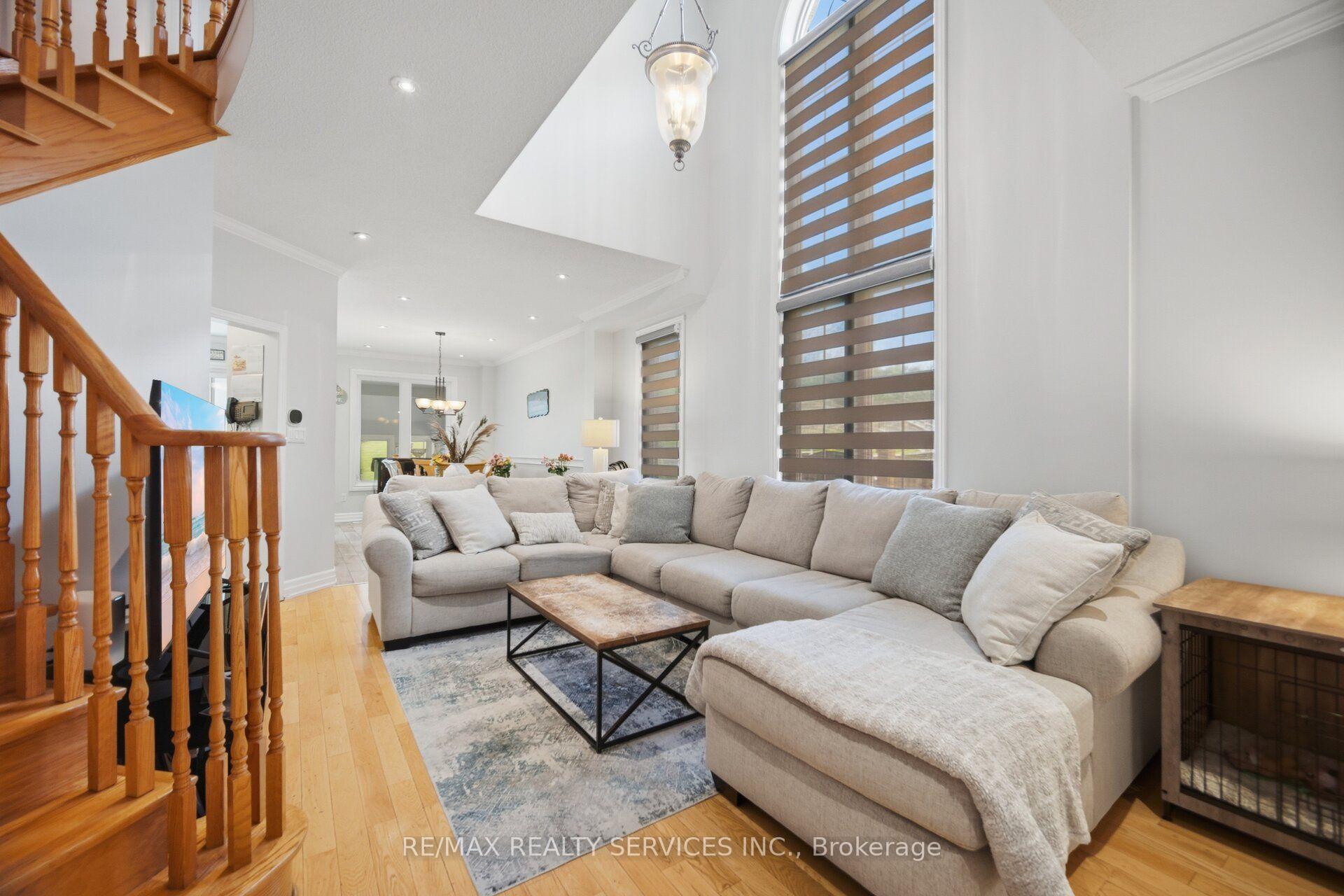 Photo 8 of 32 Deepcoral Court, Brampton, Madoc — HOMEH