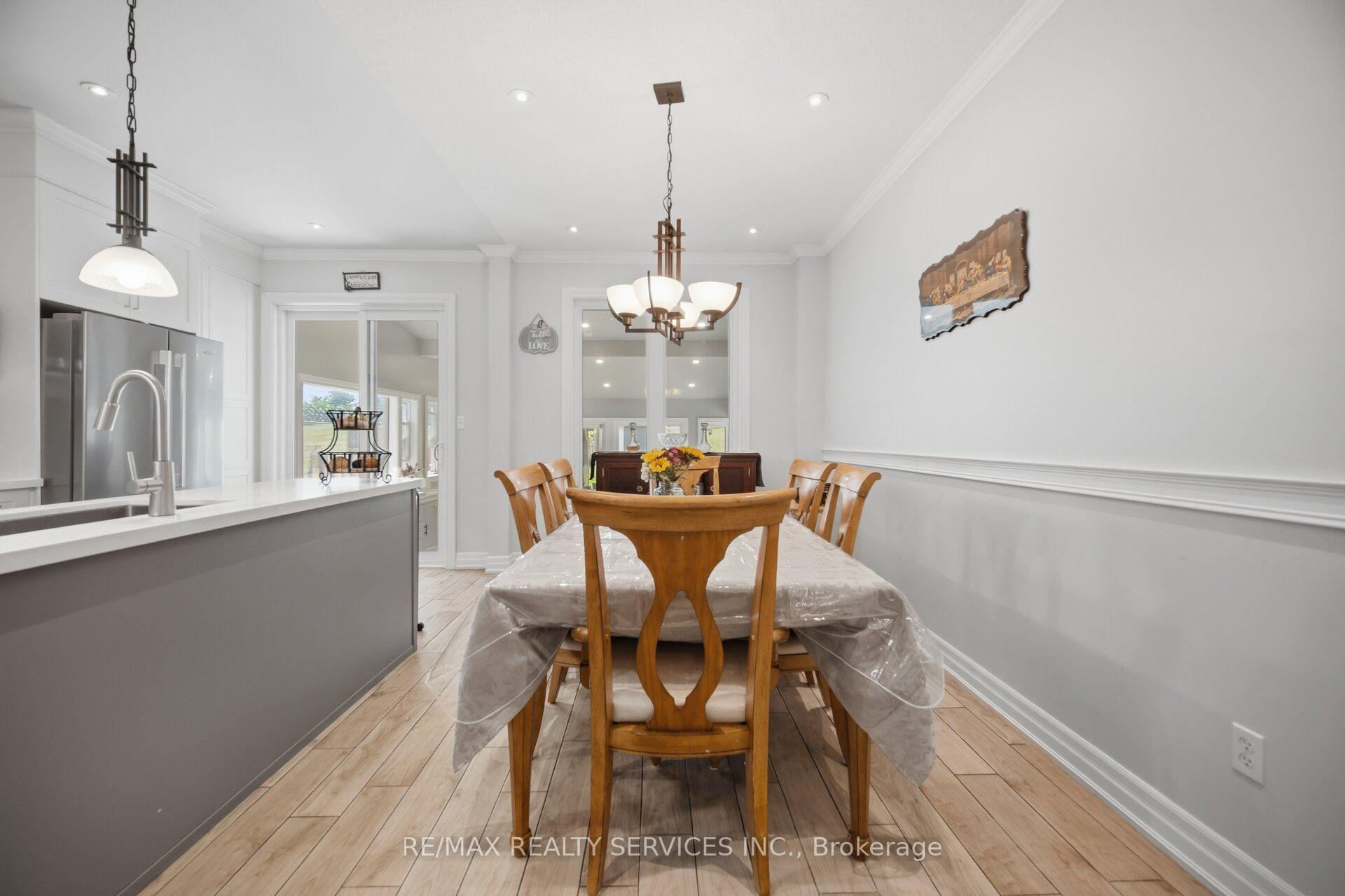 Photo 11 of 32 Deepcoral Court, Brampton, Madoc — HOMEH