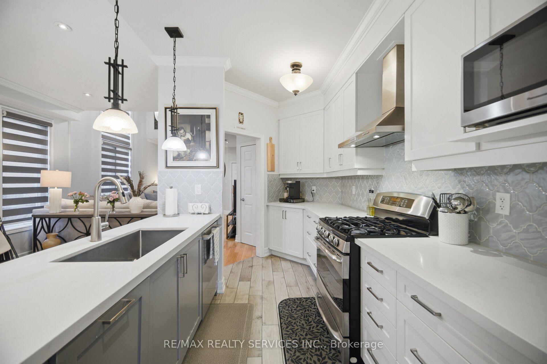 Photo 15 of 32 Deepcoral Court, Brampton, Madoc — HOMEH