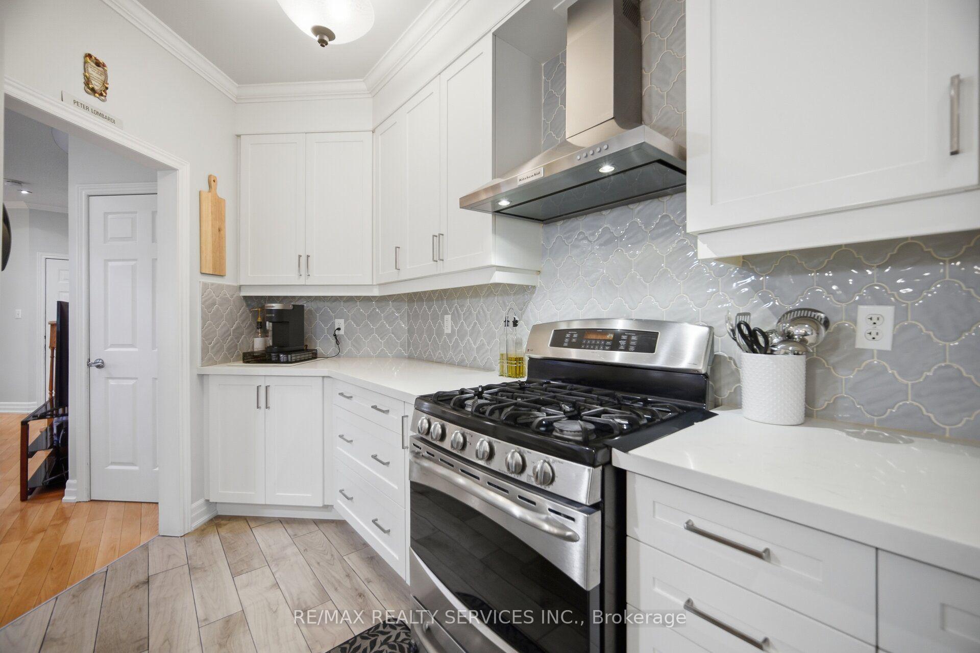 Photo 16 of 32 Deepcoral Court, Brampton, Madoc — HOMEH