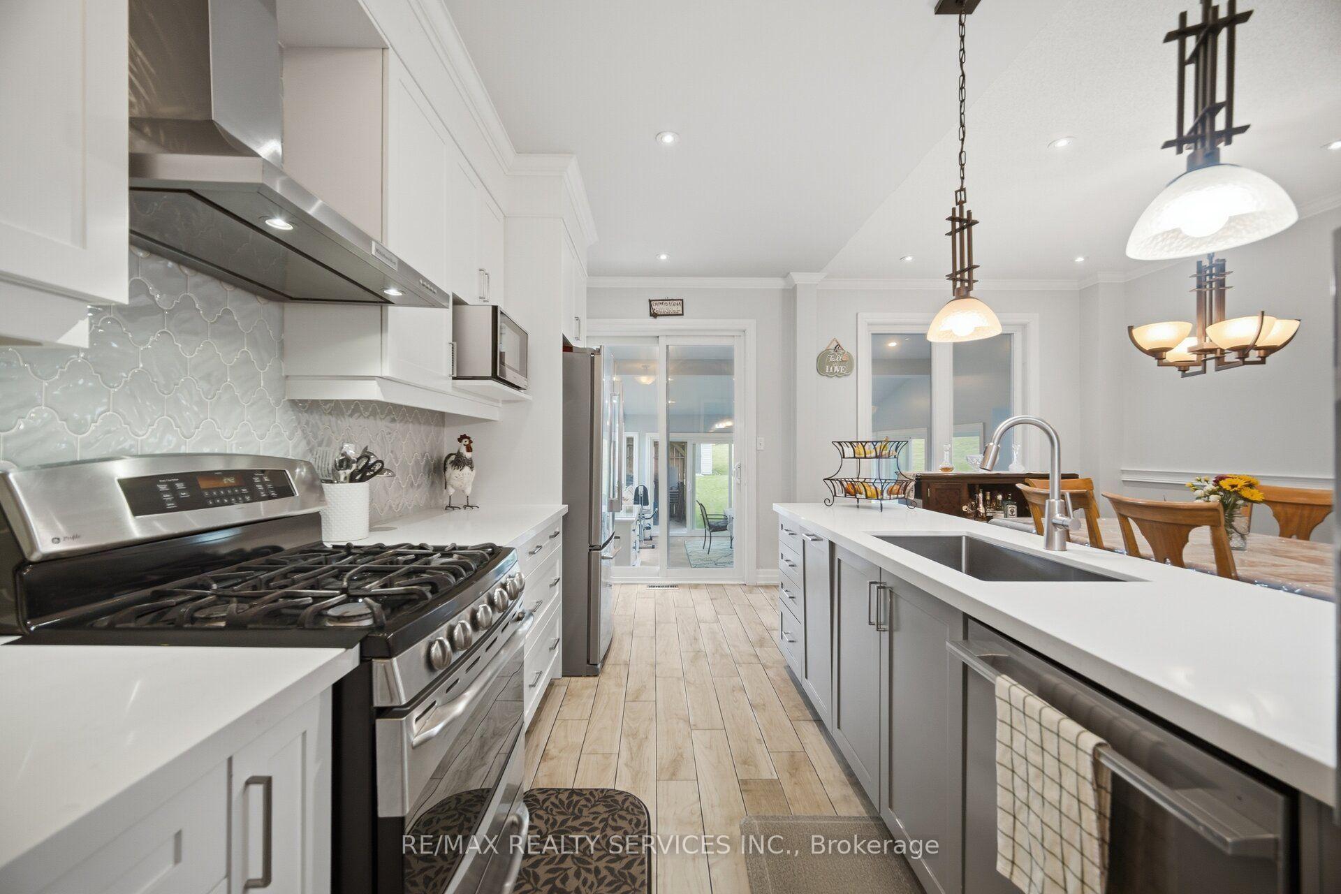Photo 17 of 32 Deepcoral Court, Brampton, Madoc — HOMEH