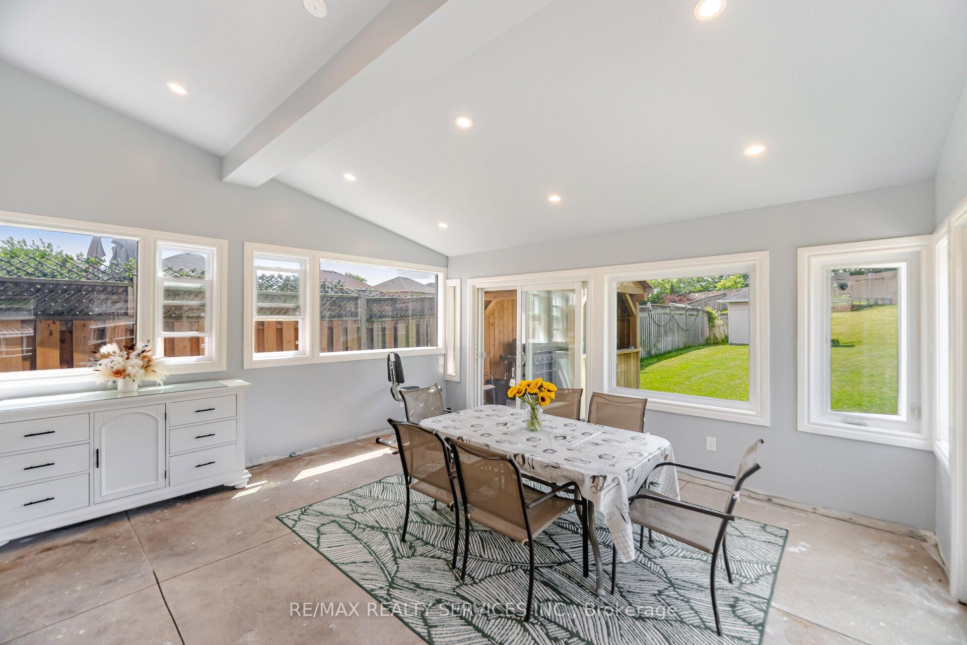 Photo 23 of 32 Deepcoral Court, Brampton, Madoc — HOMEH