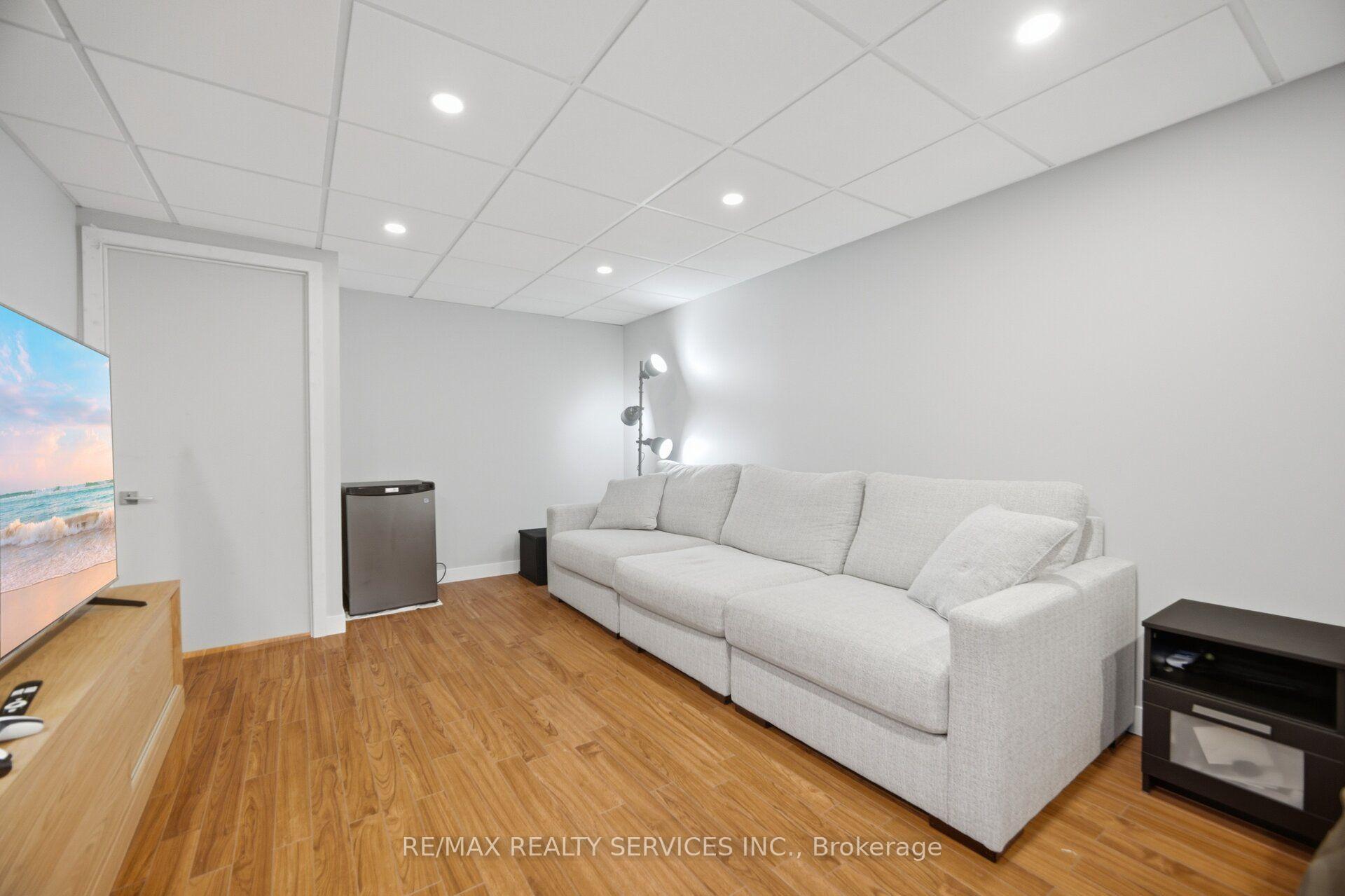 Photo 37 of 32 Deepcoral Court, Brampton, Madoc — HOMEH
