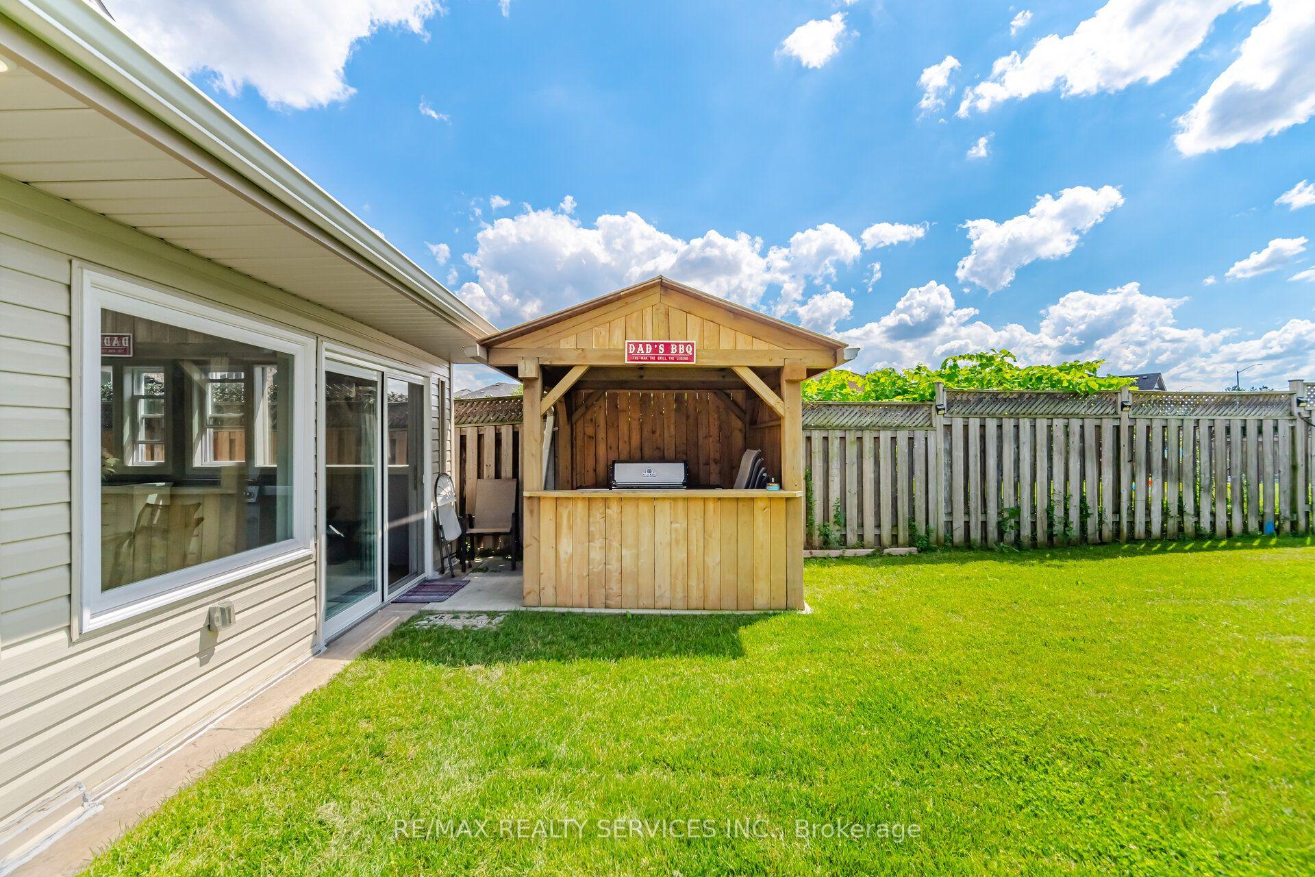 Photo 43 of 32 Deepcoral Court, Brampton, Madoc — HOMEH