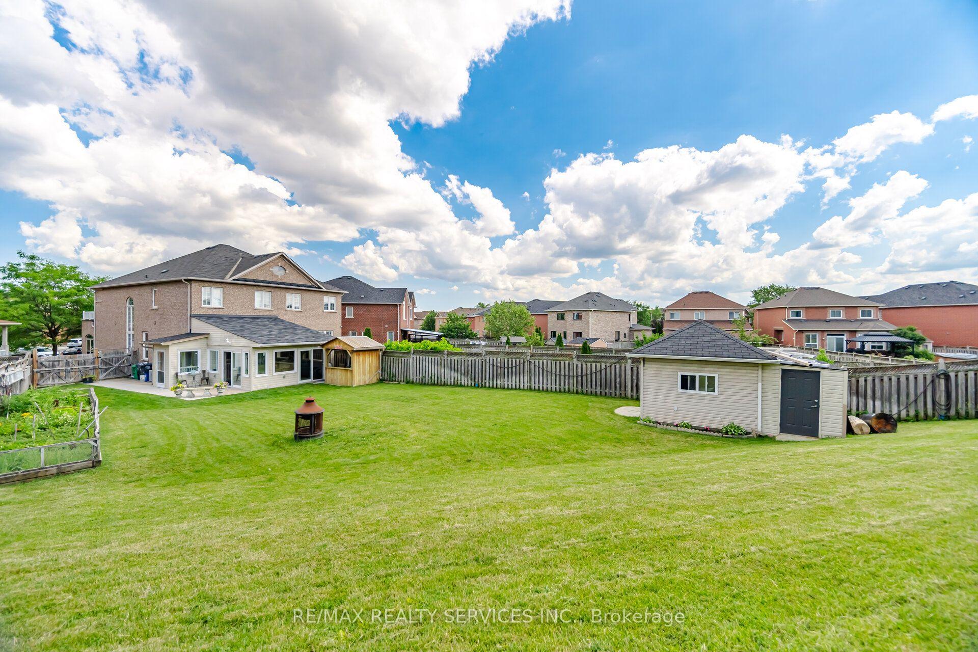 Photo 45 of 32 Deepcoral Court, Brampton, Madoc — HOMEH
