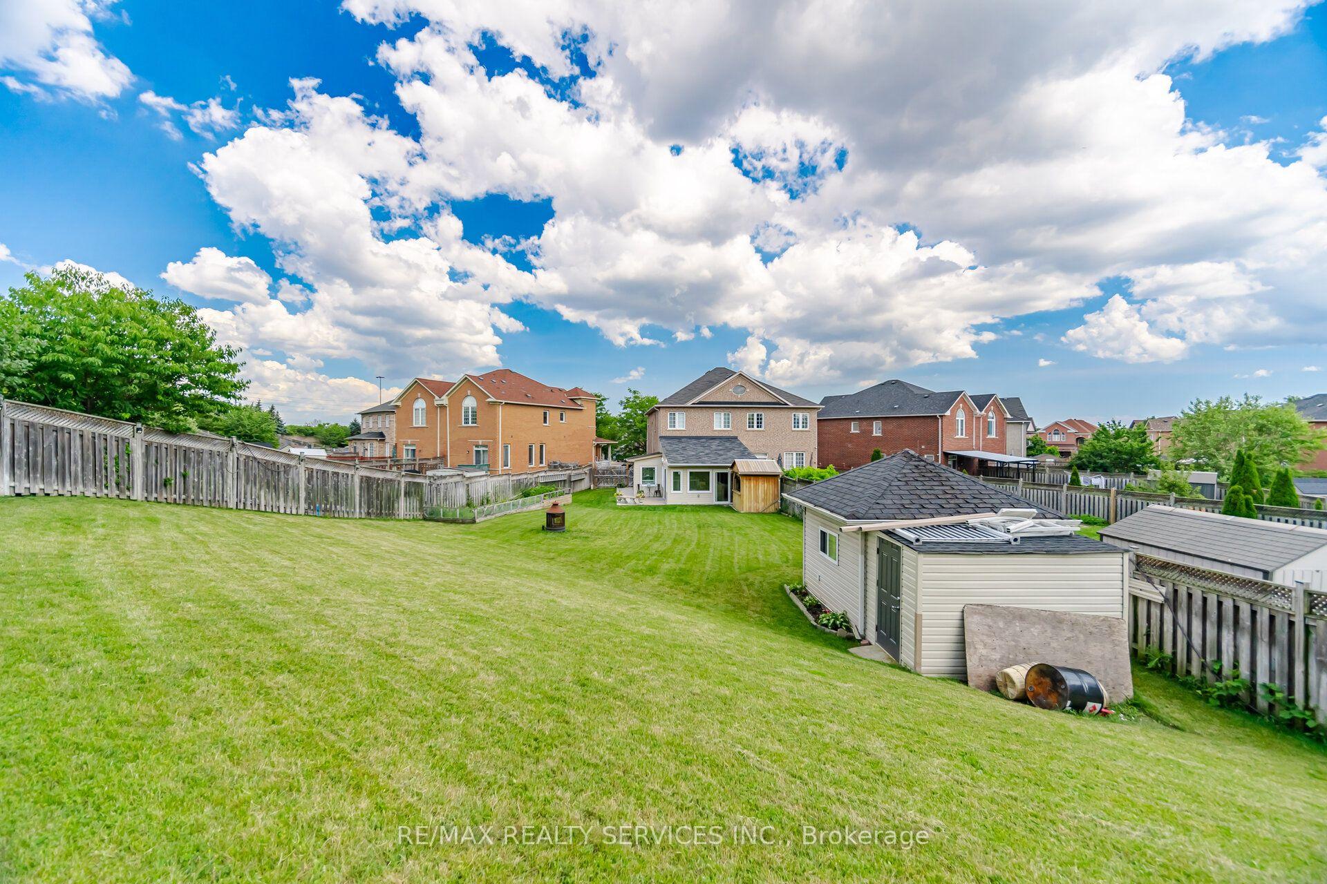 Photo 46 of 32 Deepcoral Court, Brampton, Madoc — HOMEH