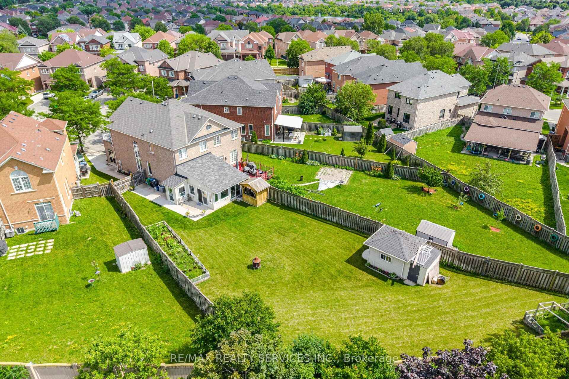 Photo 49 of 32 Deepcoral Court, Brampton, Madoc — HOMEH