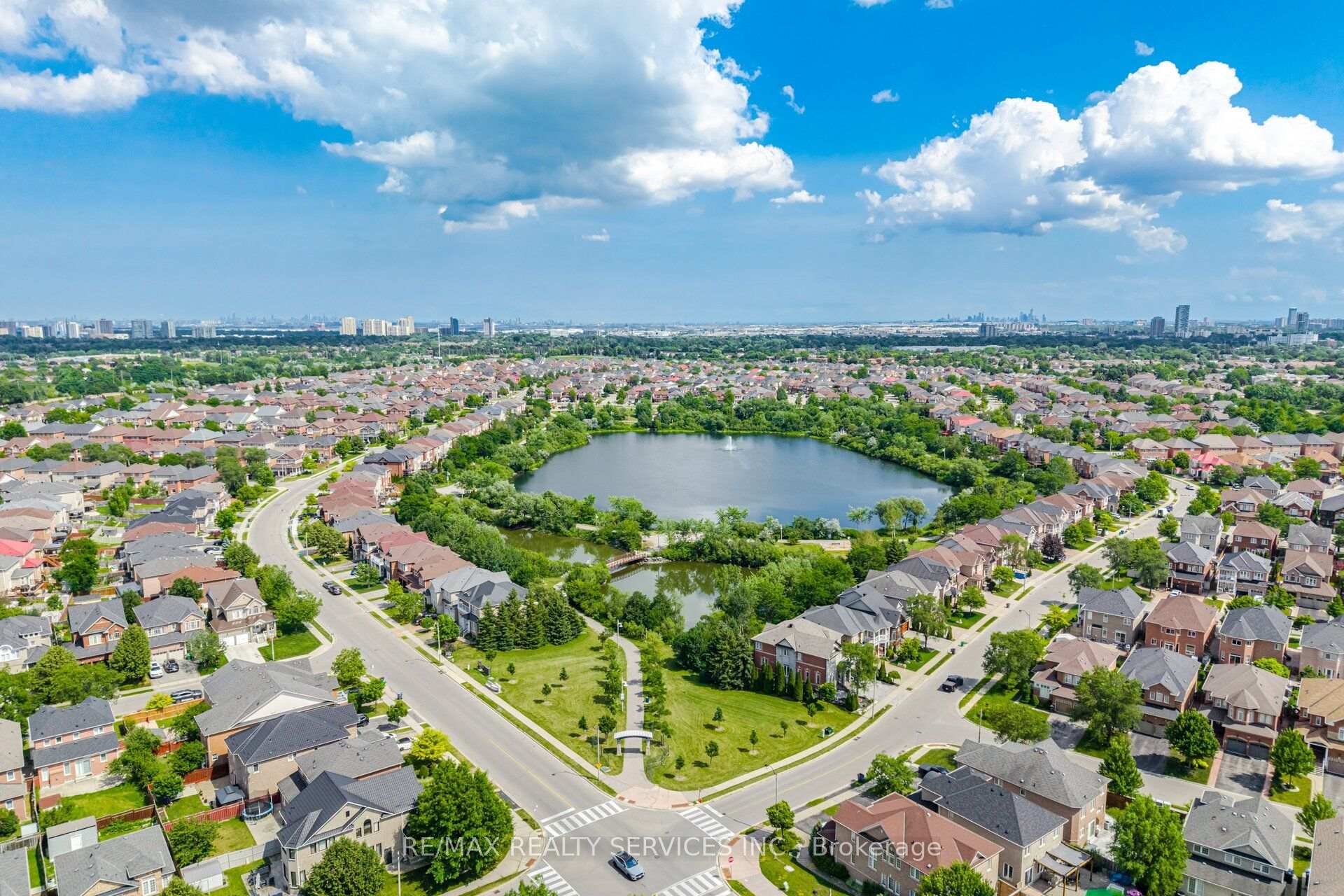 Photo 50 of 32 Deepcoral Court, Brampton, Madoc — HOMEH