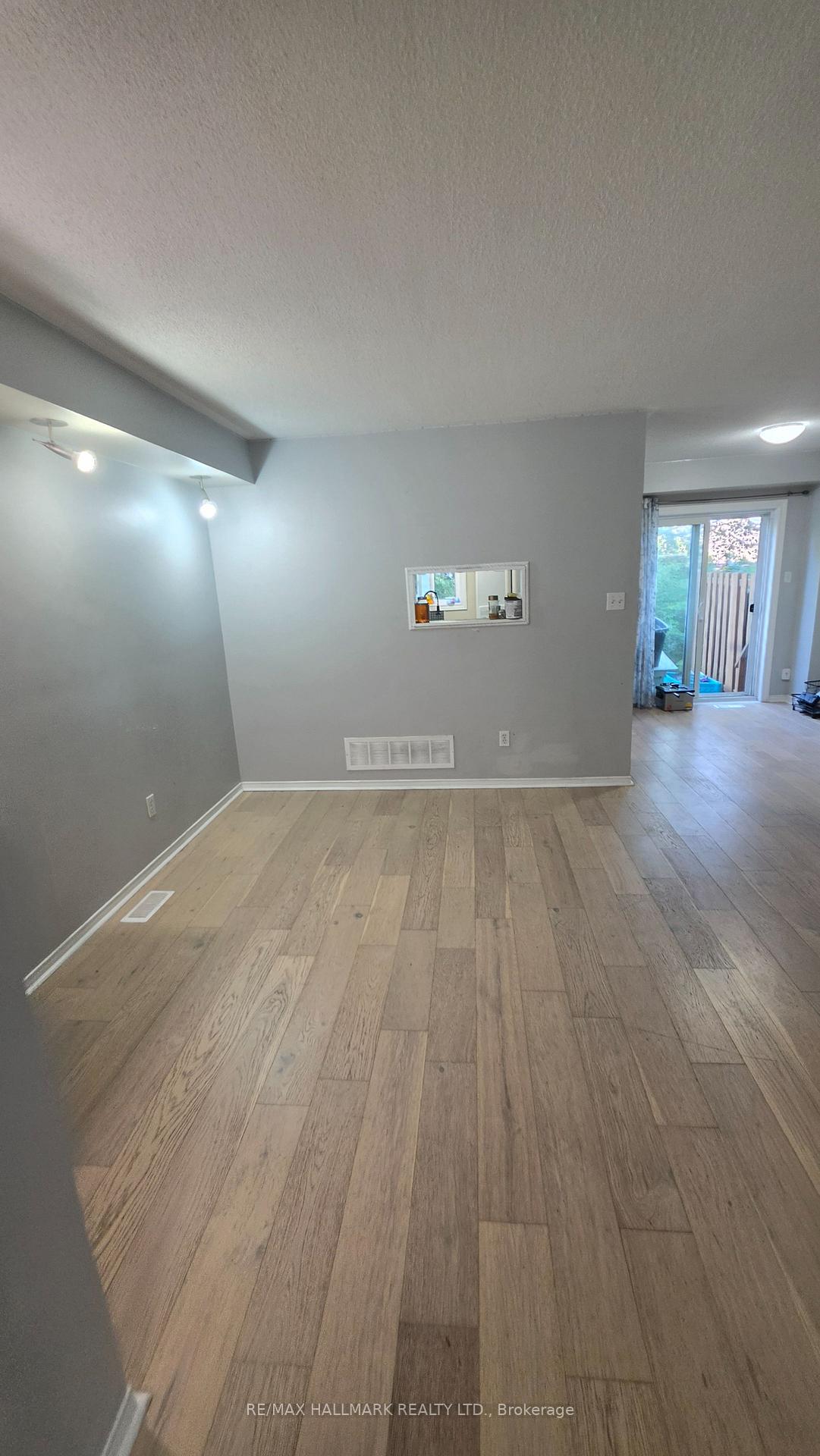 Photo 10 of Unit 10, 531 High Street, Orillia — HOMEH
