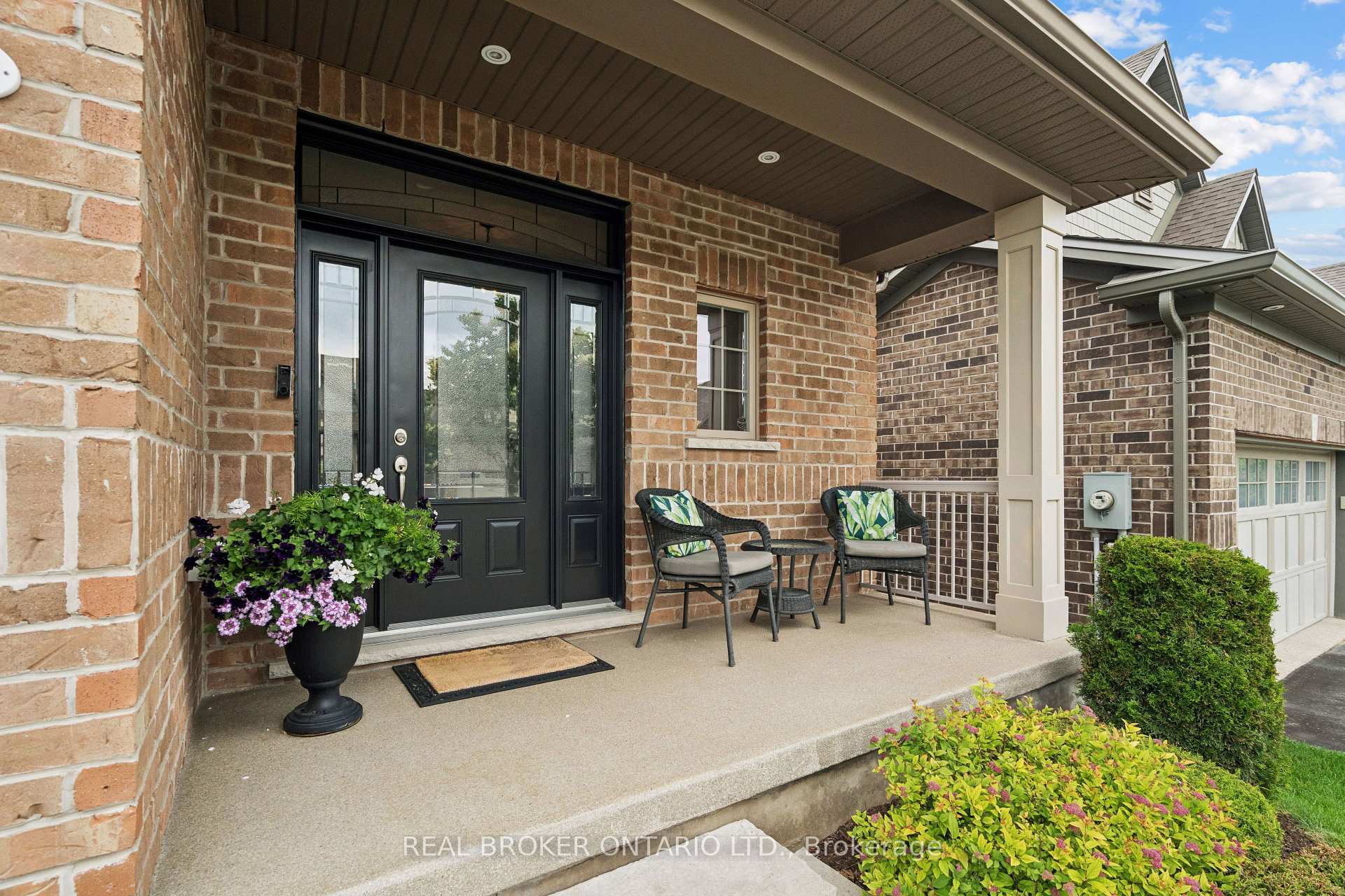 Photo 3 of 14 Chestnut Drive, Guelph/Eramosa, Rockwood — HOMEH