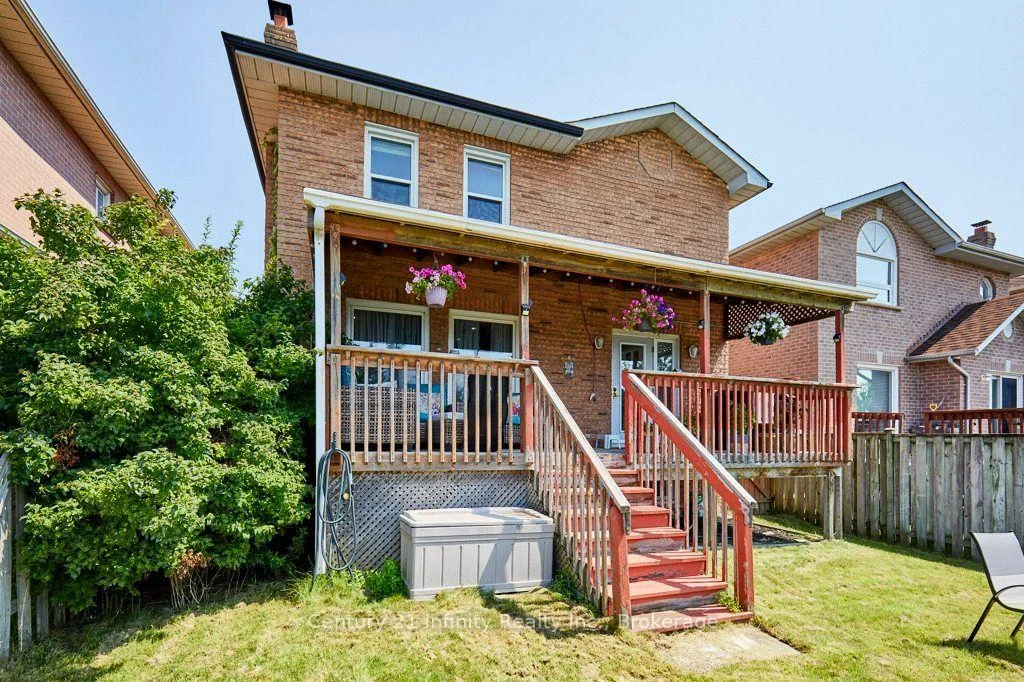 Photo 5 of 8 Murkar Crescent, Whitby, Blue Grass Meadows — HOMEH