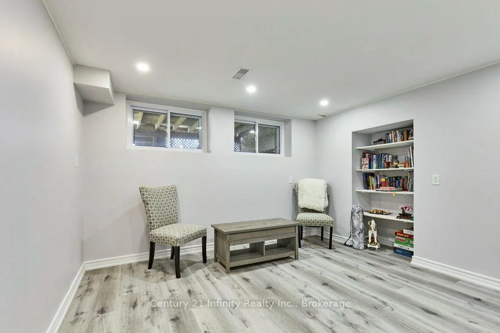 Photo 21 of 8 Murkar Crescent, Whitby, Blue Grass Meadows — HOMEH
