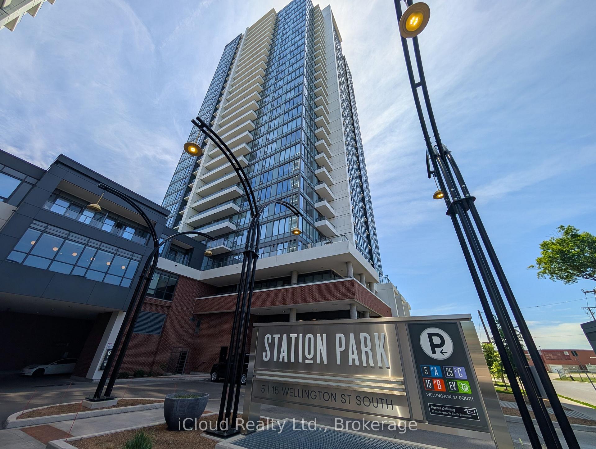 Photo of Unit 211, 15 Wellington Street S