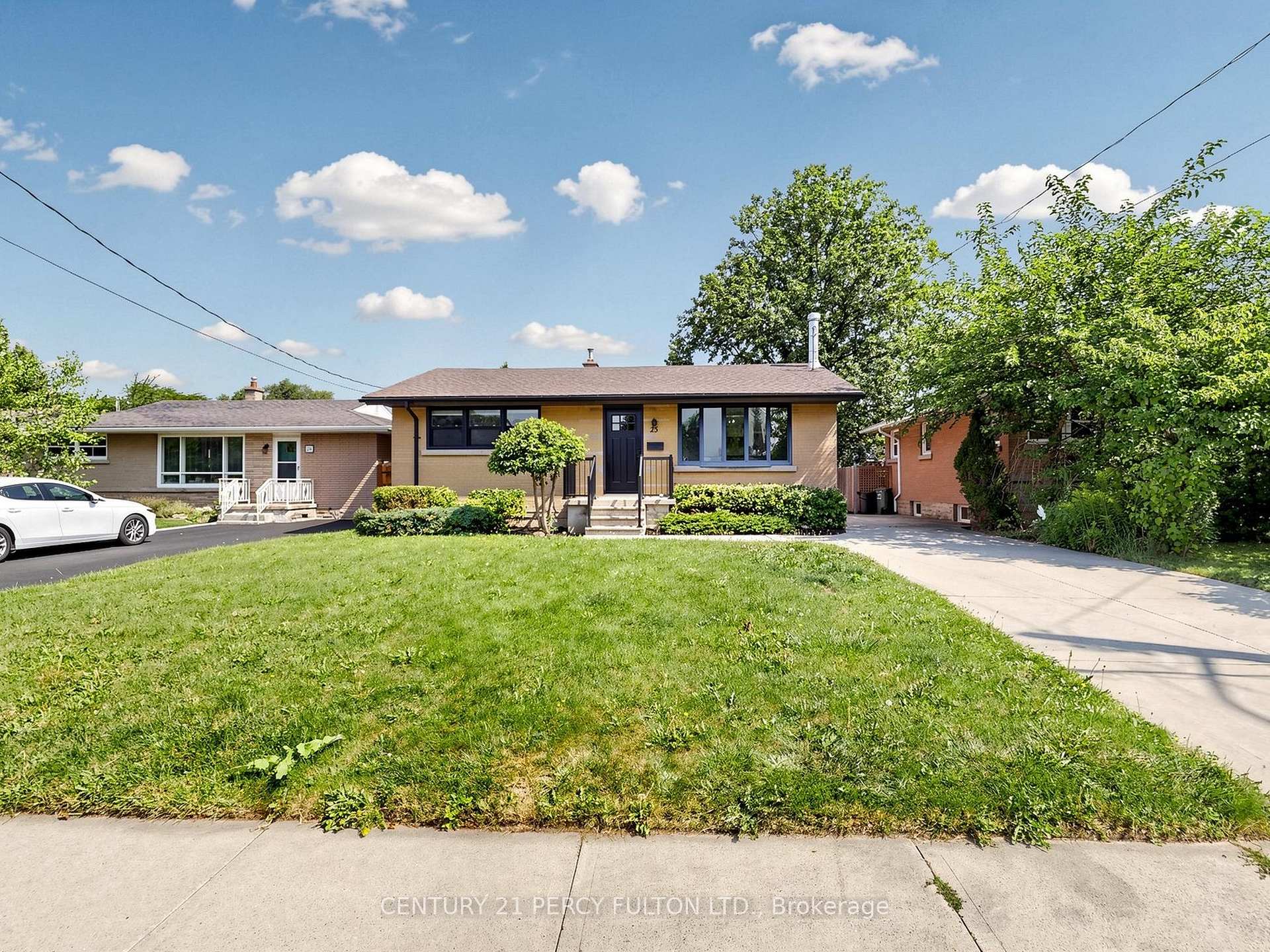 Photo 2 of 25 Kenwood Crescent, Hamilton, Huntington — HOMEH