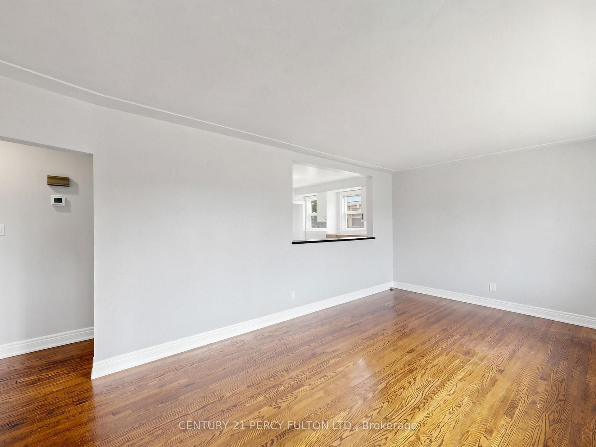 Photo 4 of 25 Kenwood Crescent, Hamilton, Huntington — HOMEH