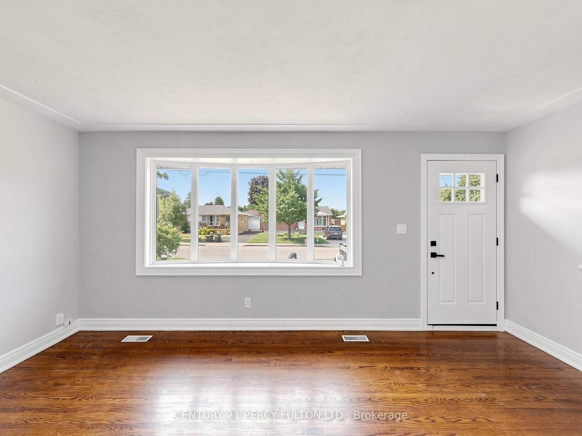 Photo 7 of 25 Kenwood Crescent, Hamilton, Huntington — HOMEH